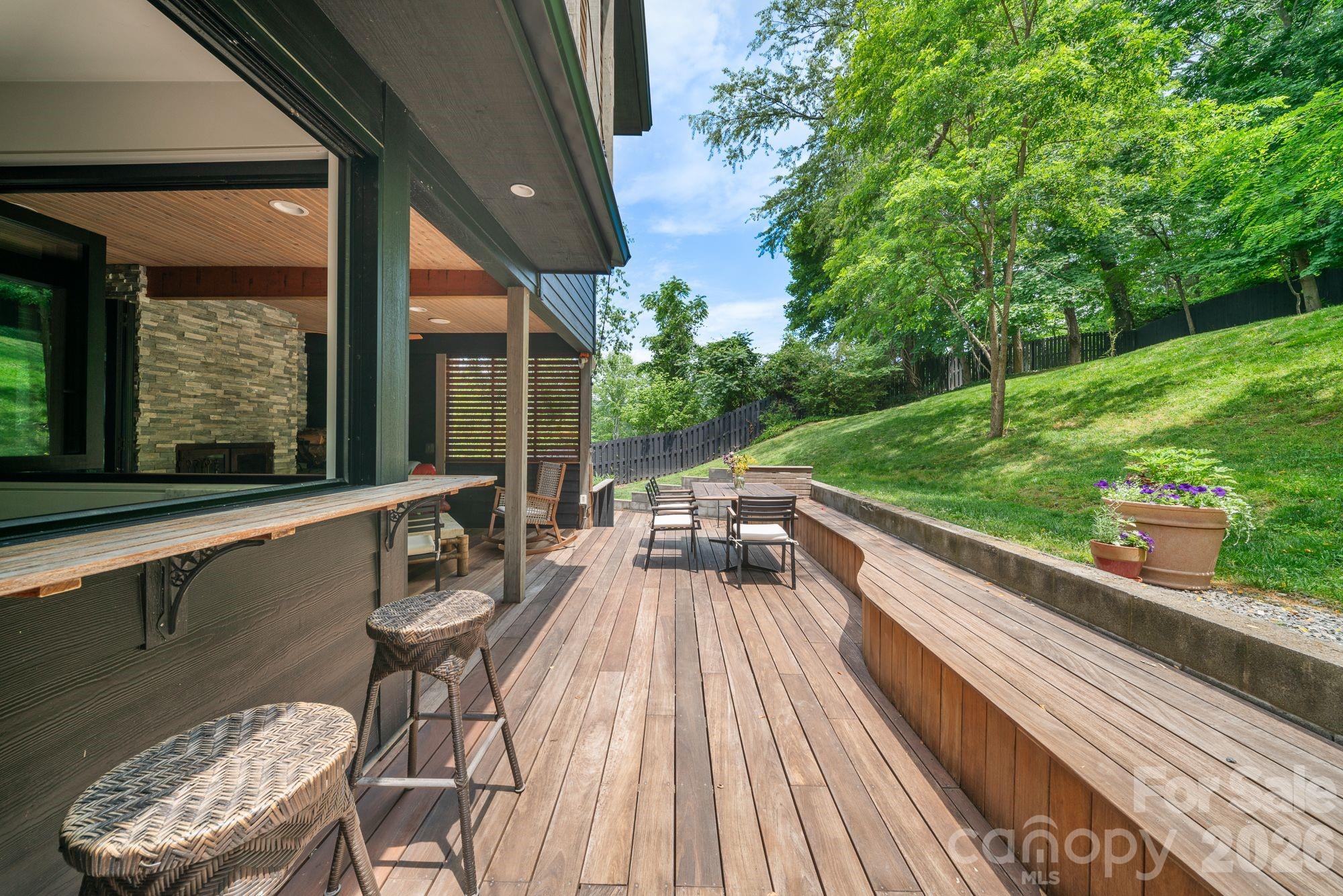 53 Buchanan Place — Asheville