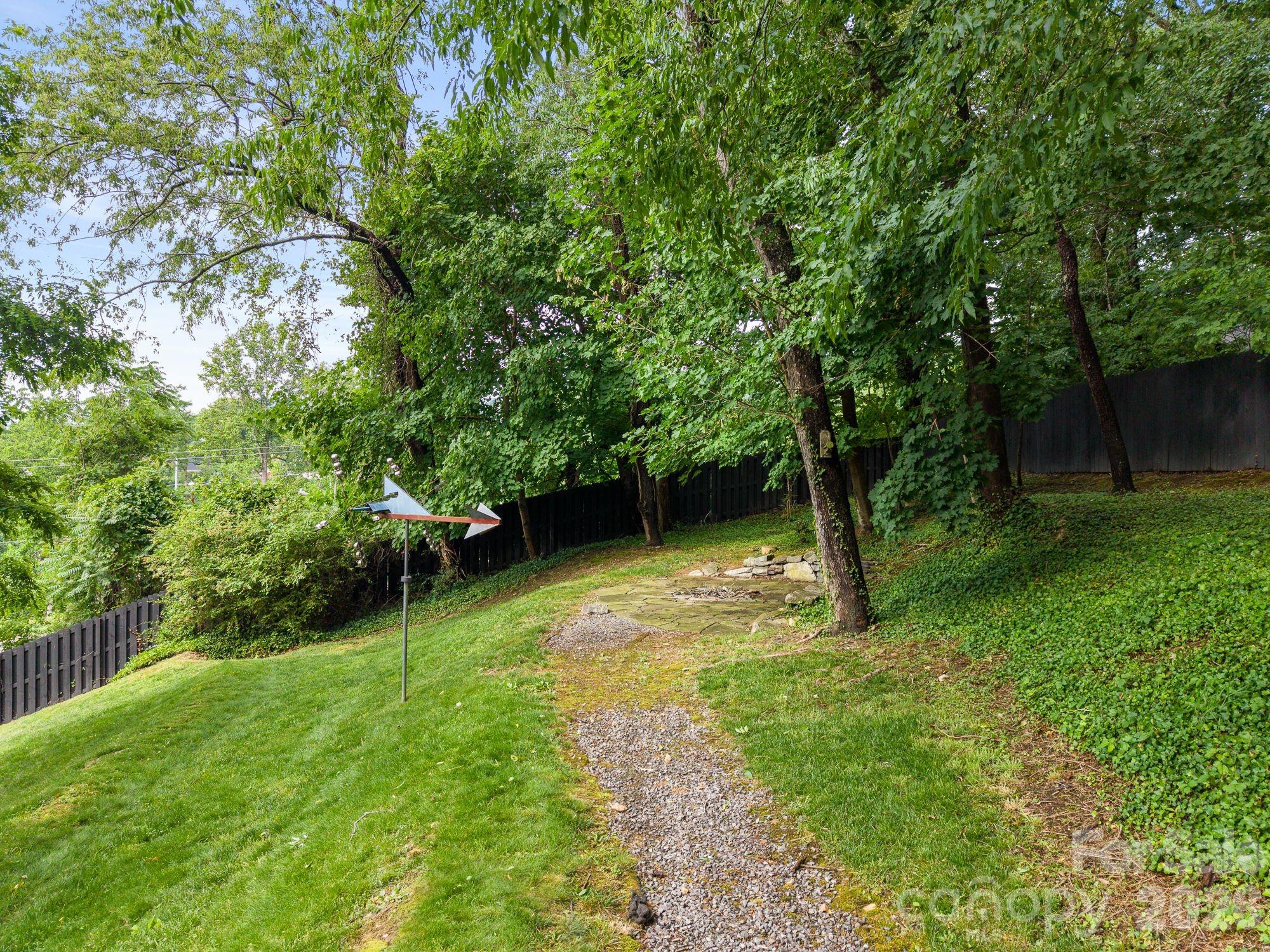 53 Buchanan Place — Asheville