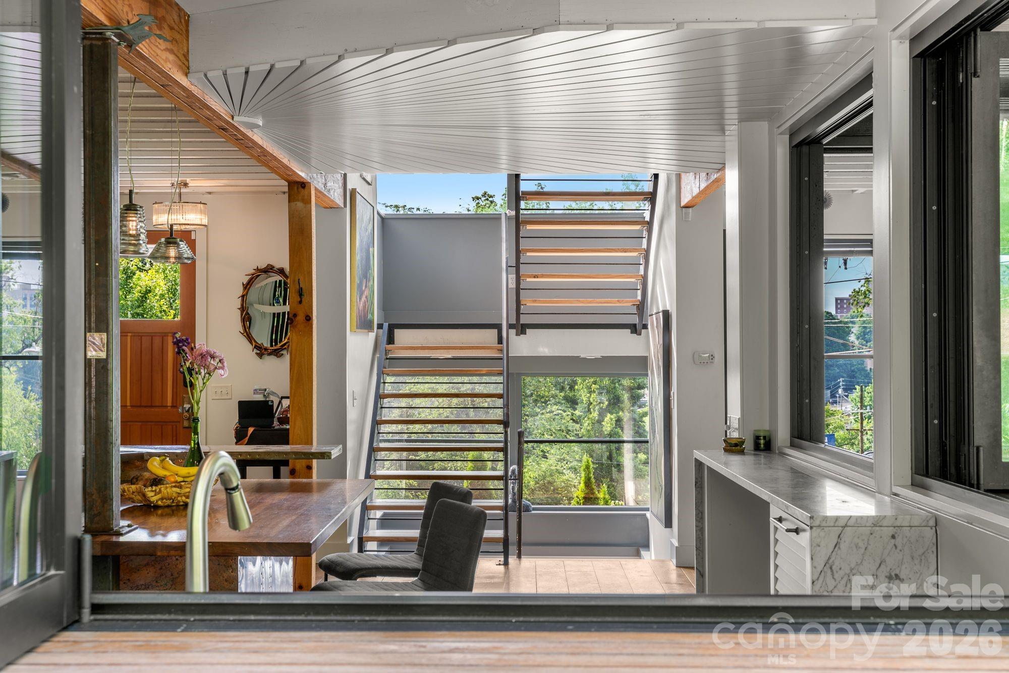 53 Buchanan Place — Asheville