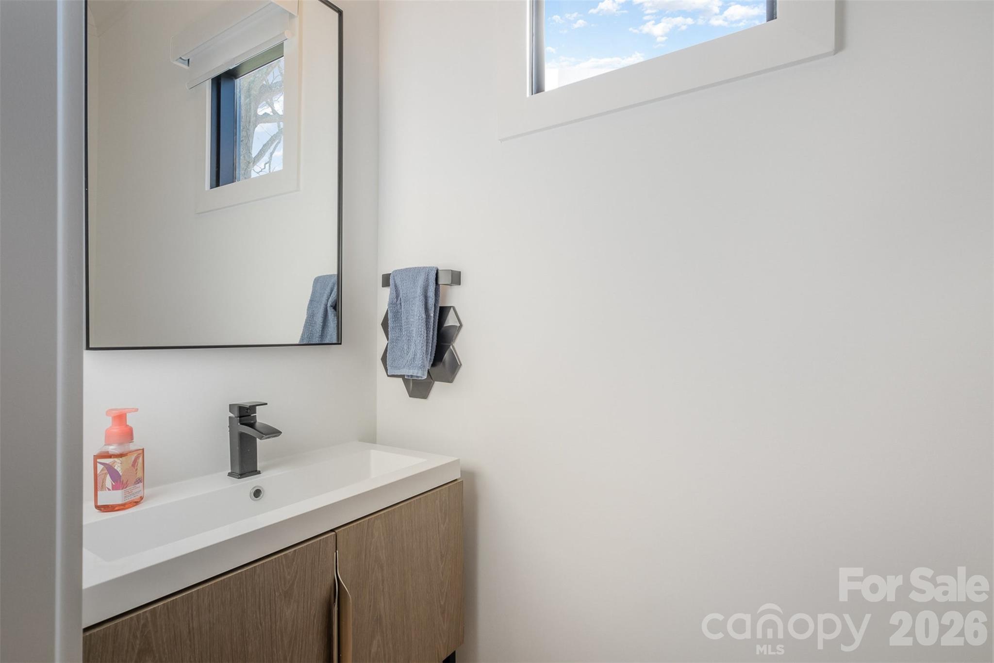 439 Melbourne Court — Charlotte
