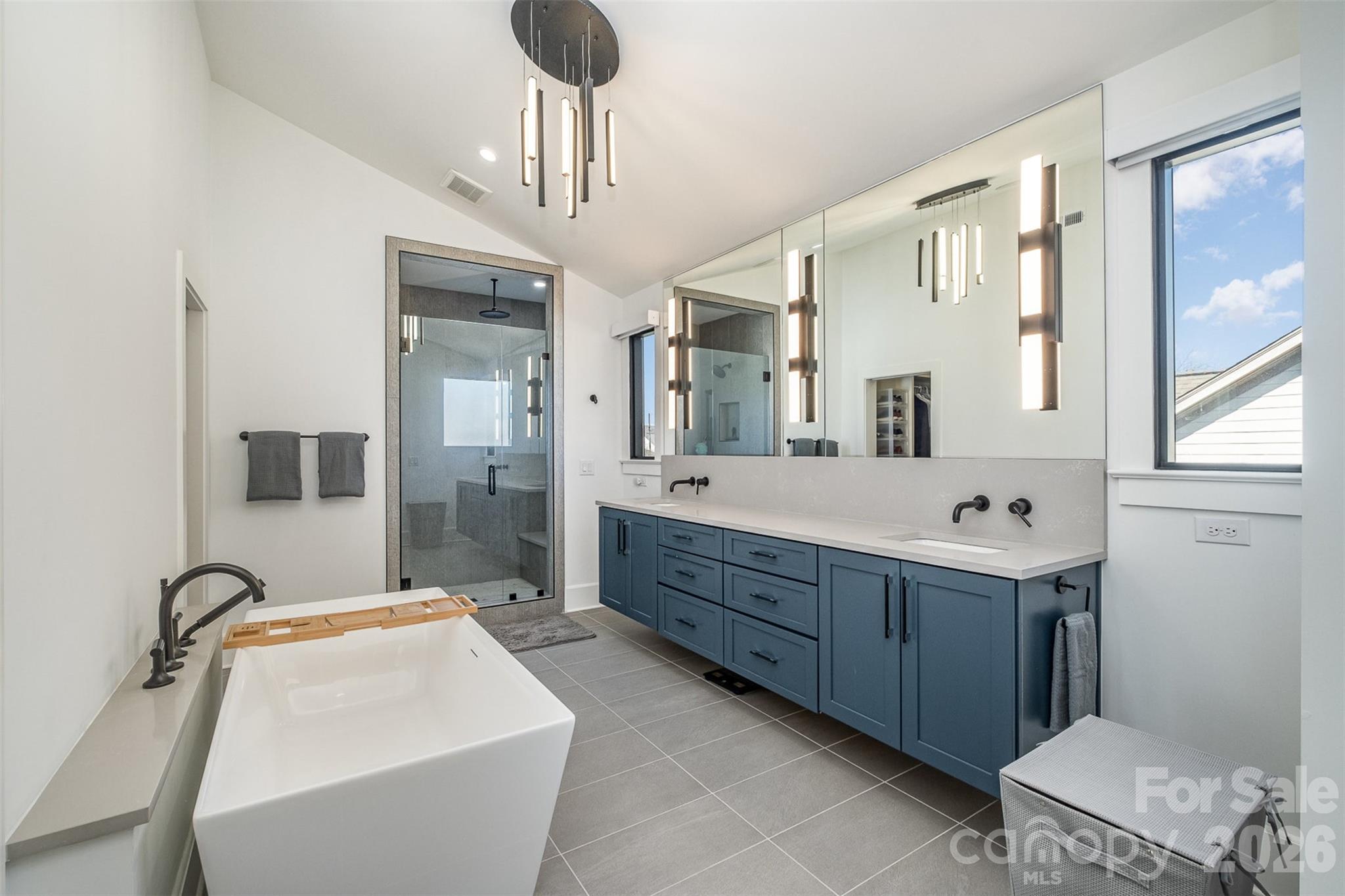 439 Melbourne Court — Charlotte