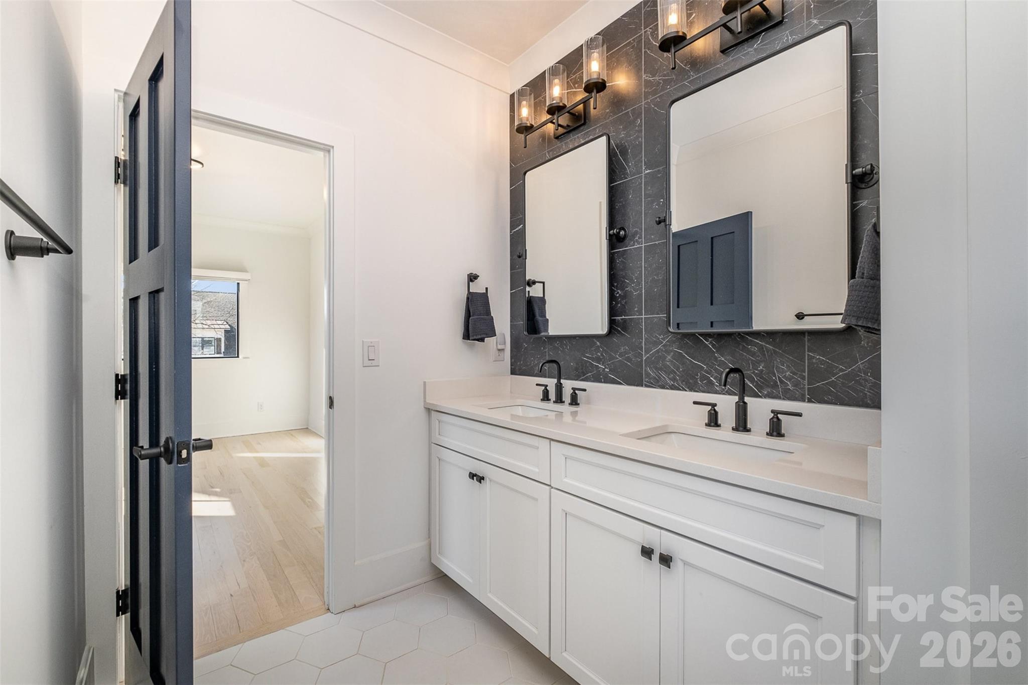 439 Melbourne Court — Charlotte