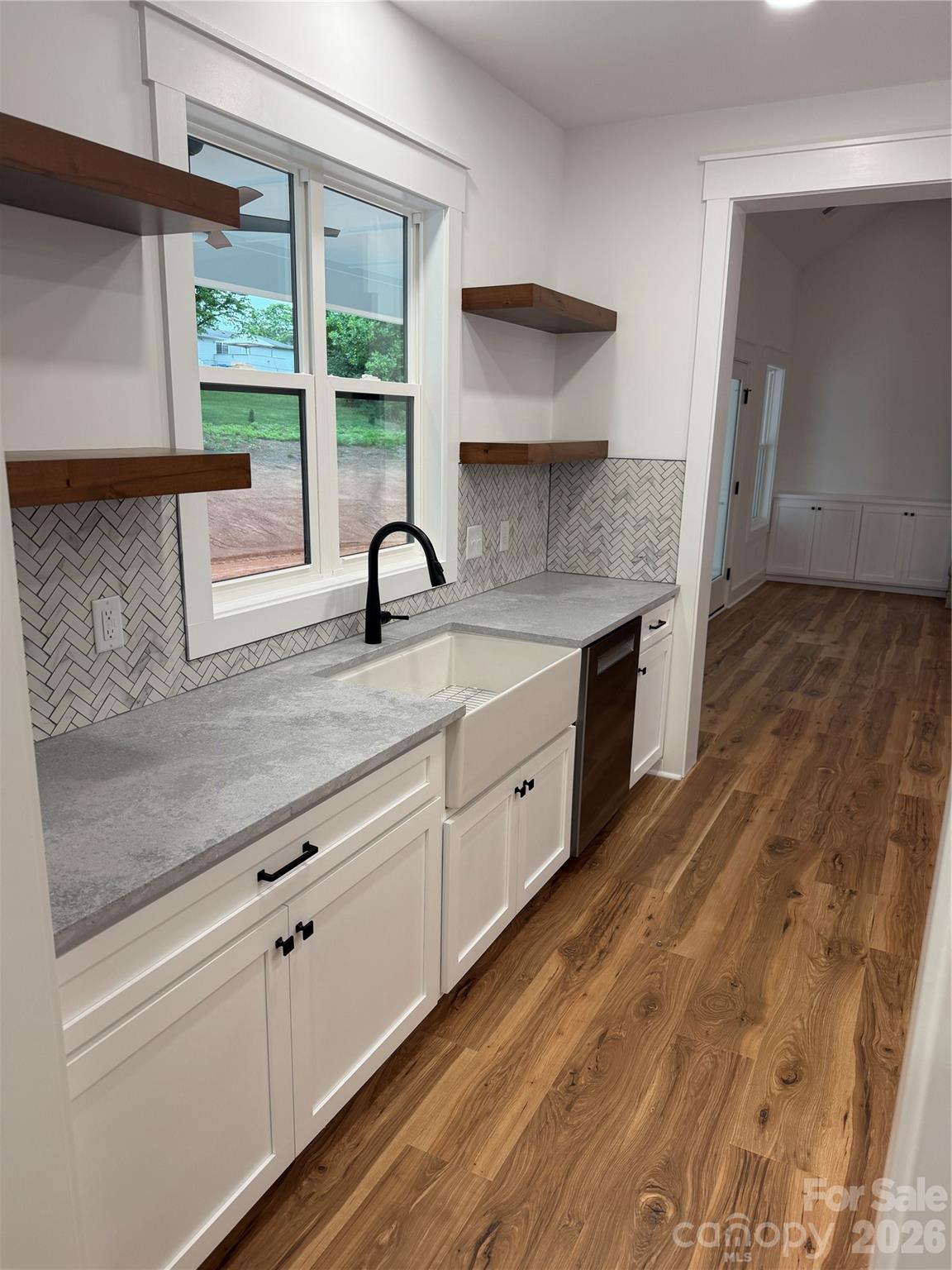 1265 Misty Lane — Hickory
