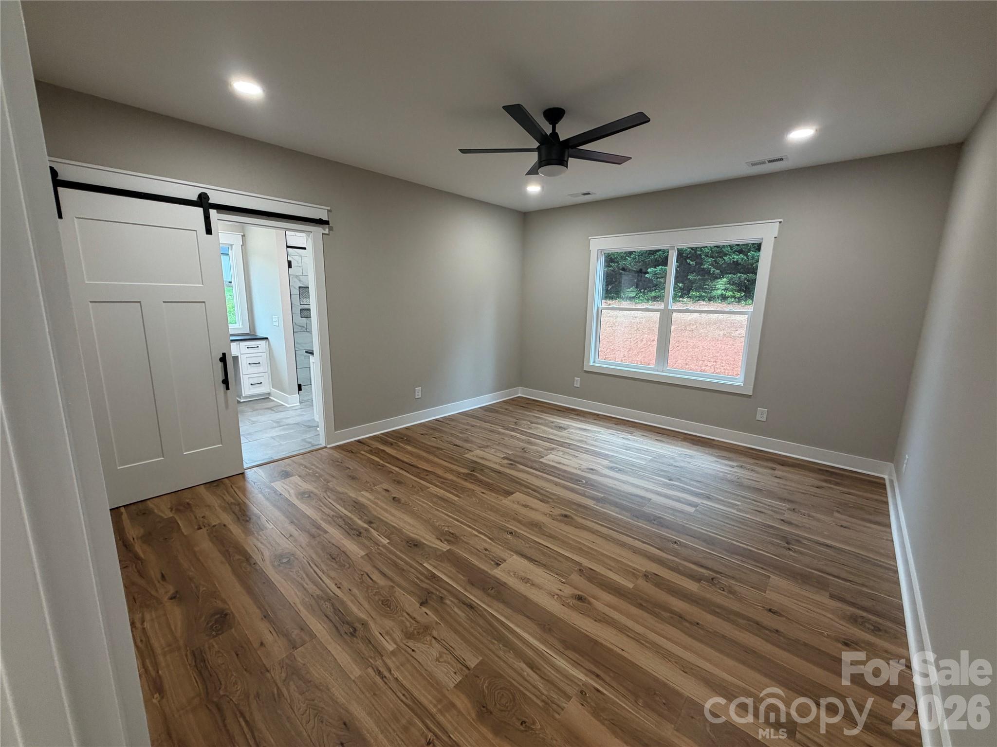 1265 Misty Lane — Hickory