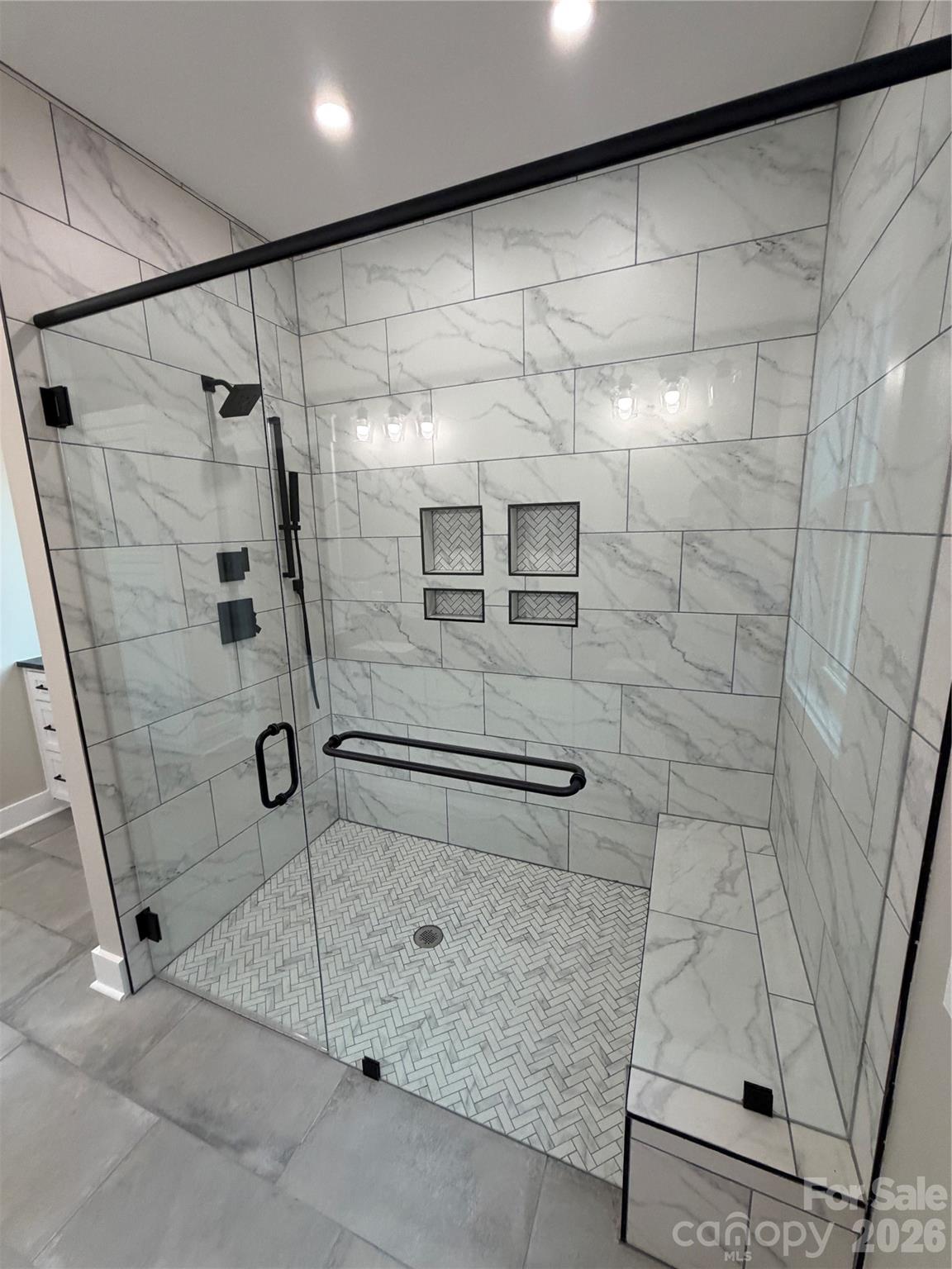 1265 Misty Lane — Hickory