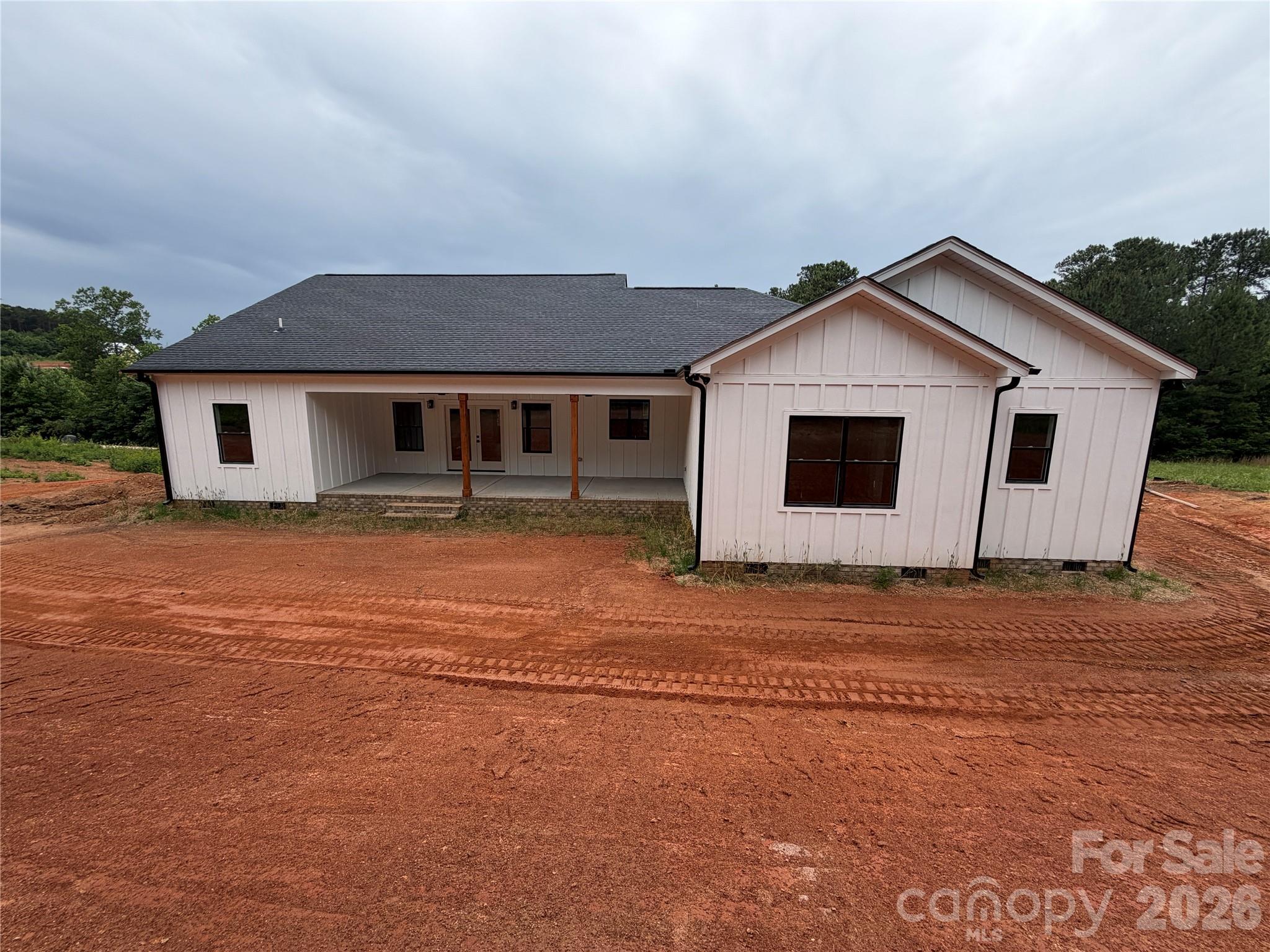 1265 Misty Lane — Hickory