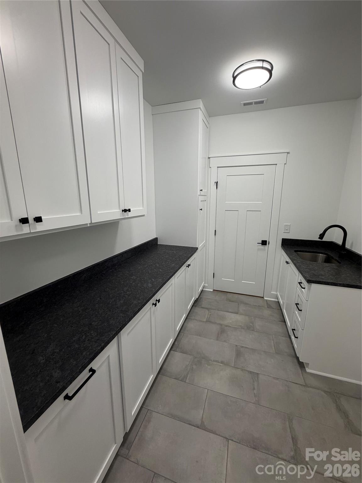 1265 Misty Lane — Hickory
