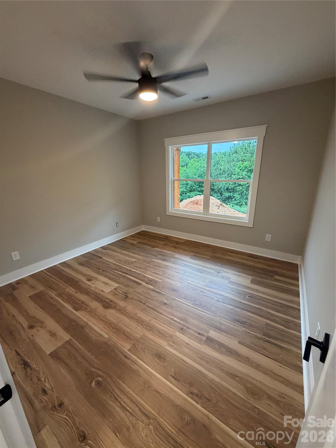 1265 Misty Lane — Hickory