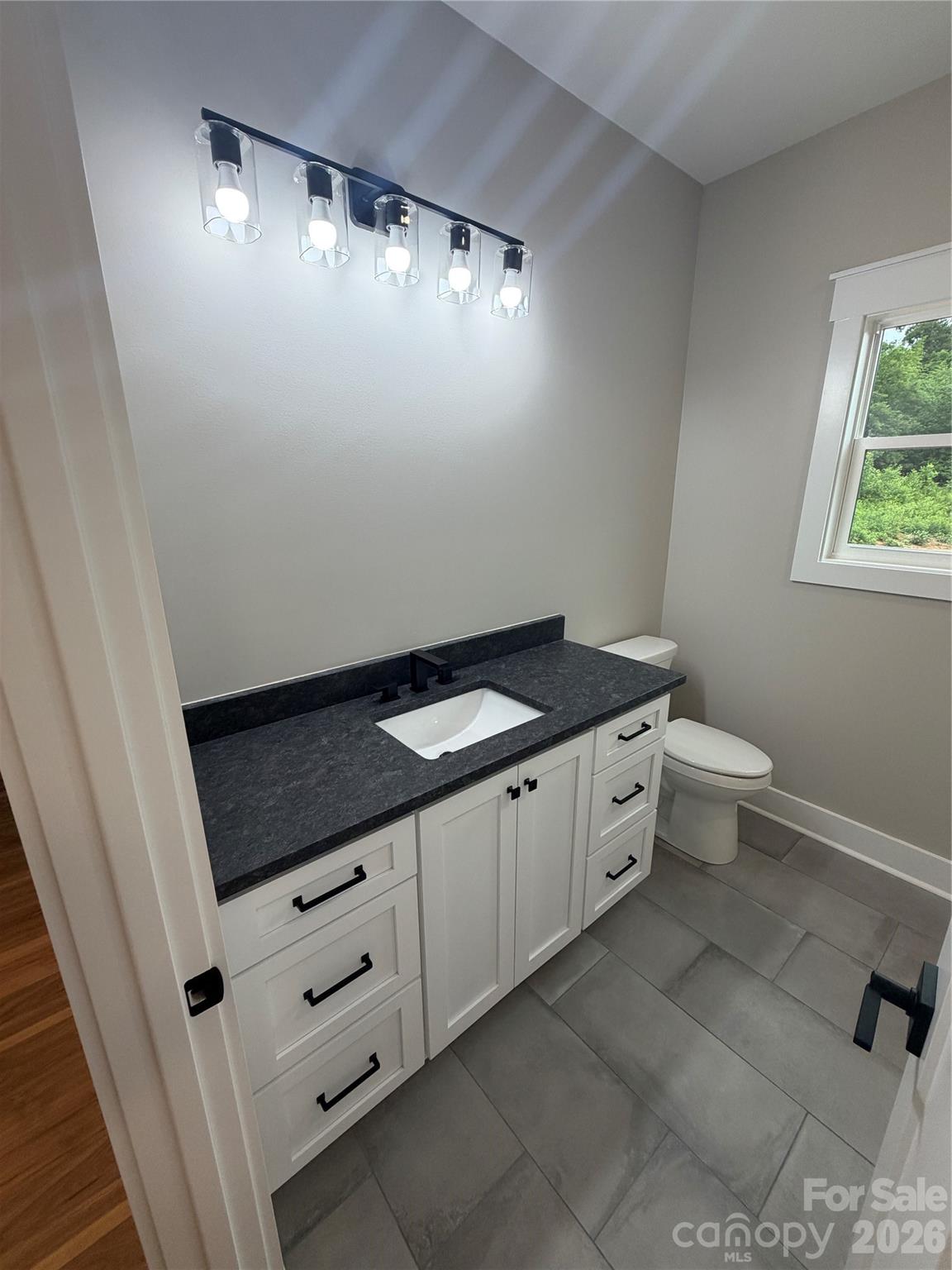 1265 Misty Lane — Hickory
