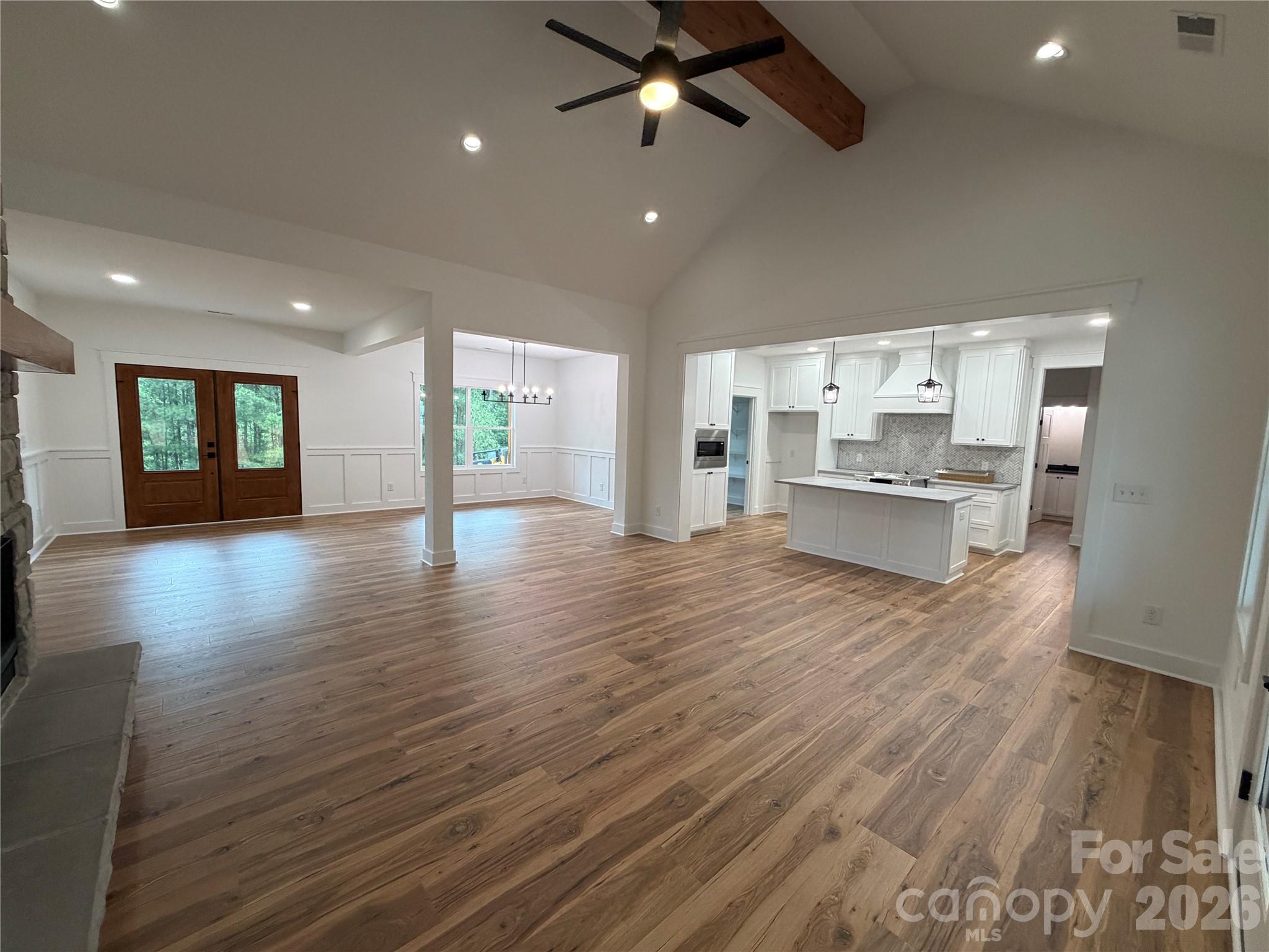 1265 Misty Lane — Hickory
