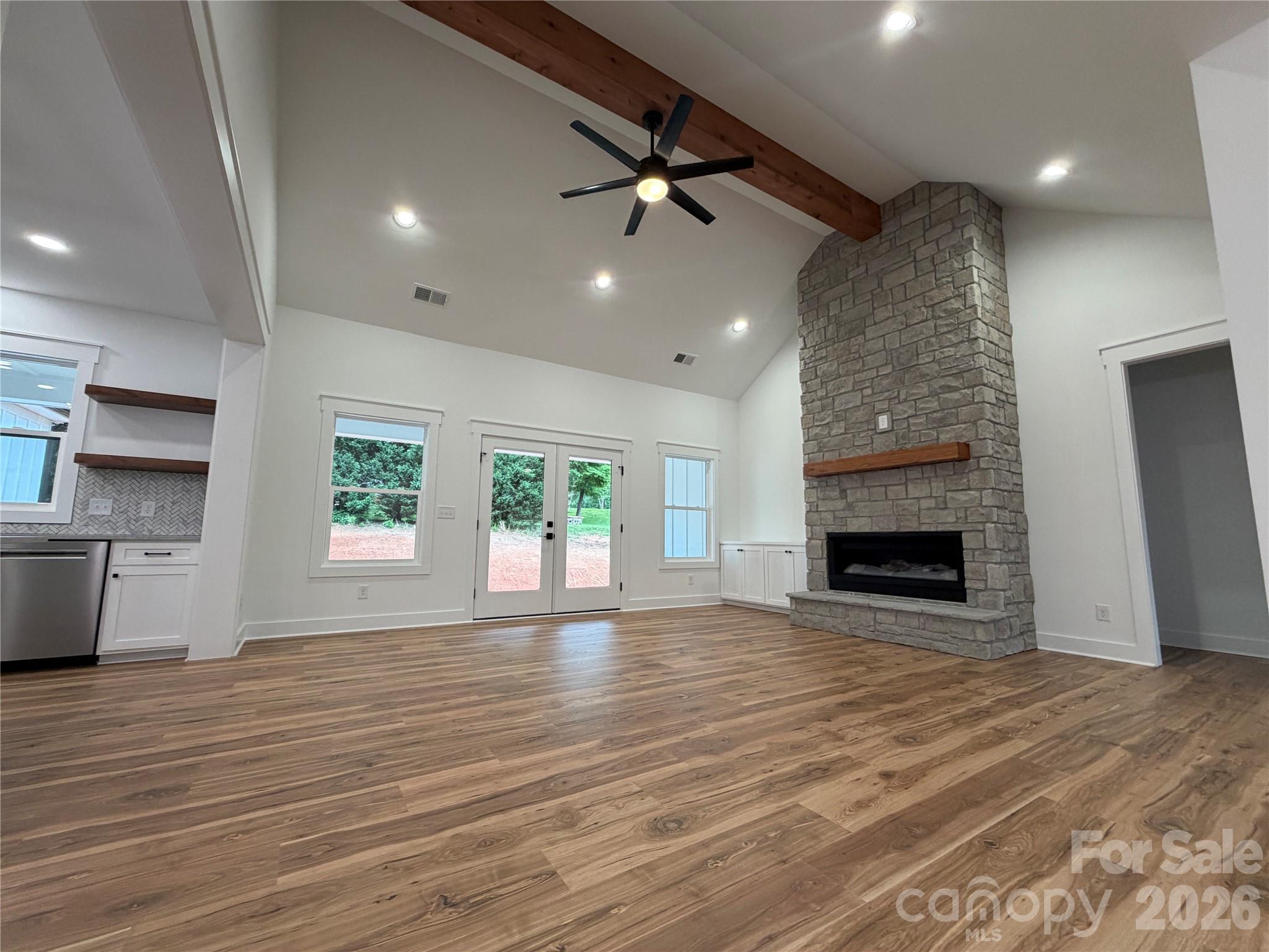 1265 Misty Lane — Hickory