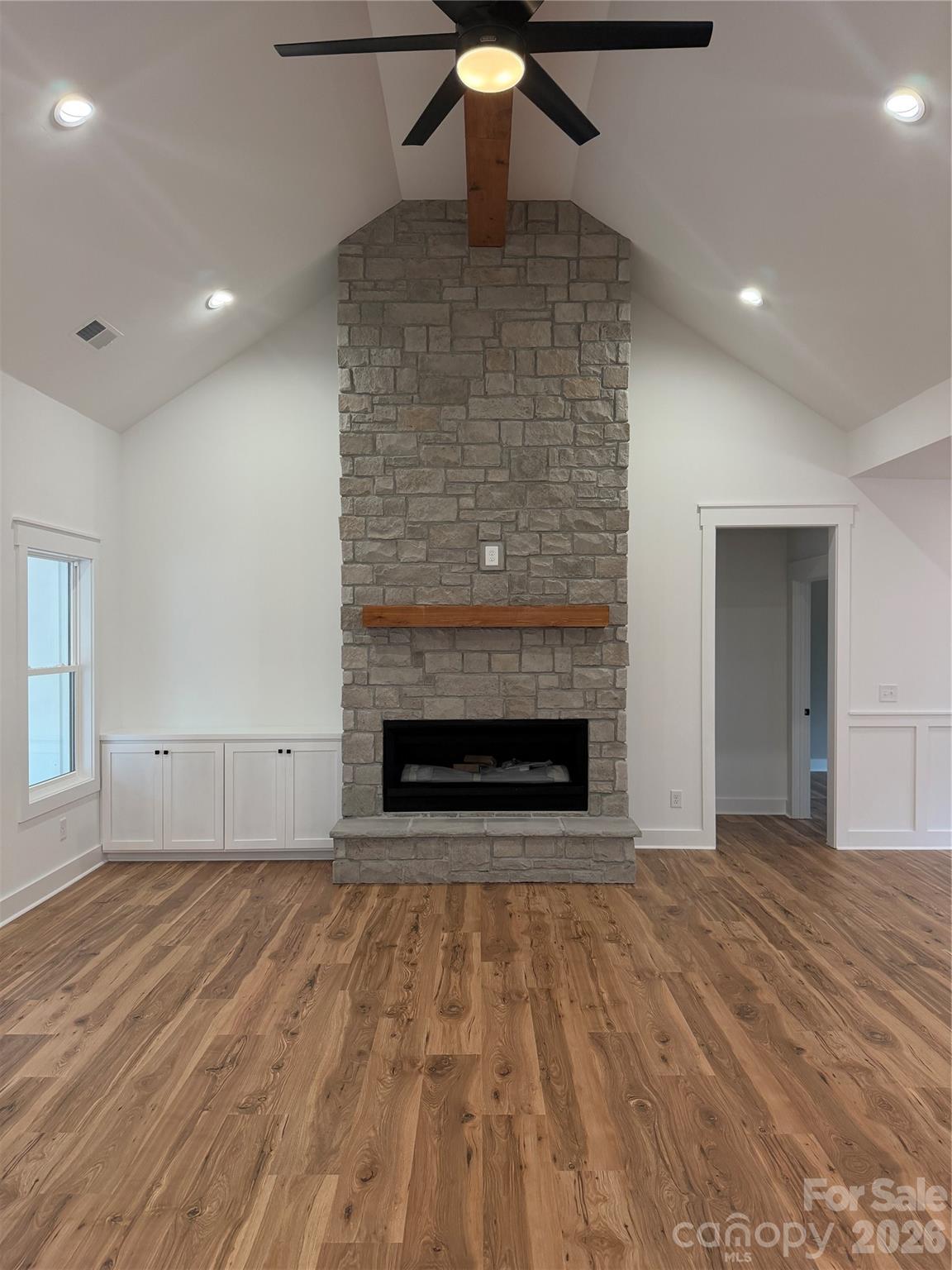 1265 Misty Lane — Hickory