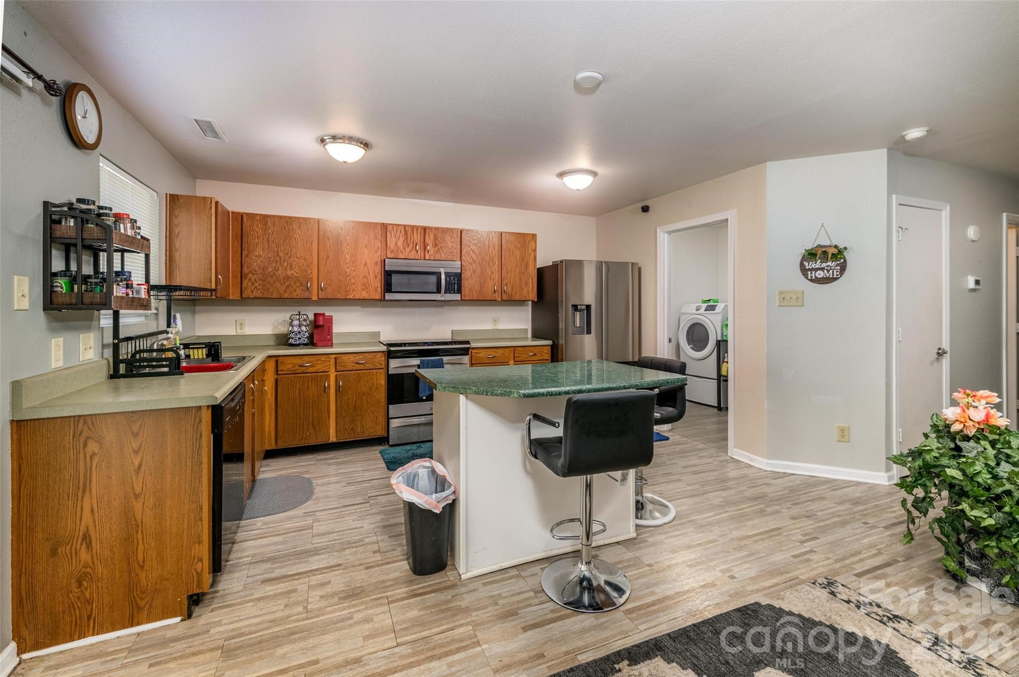 7343 Fox Point Drive — Charlotte