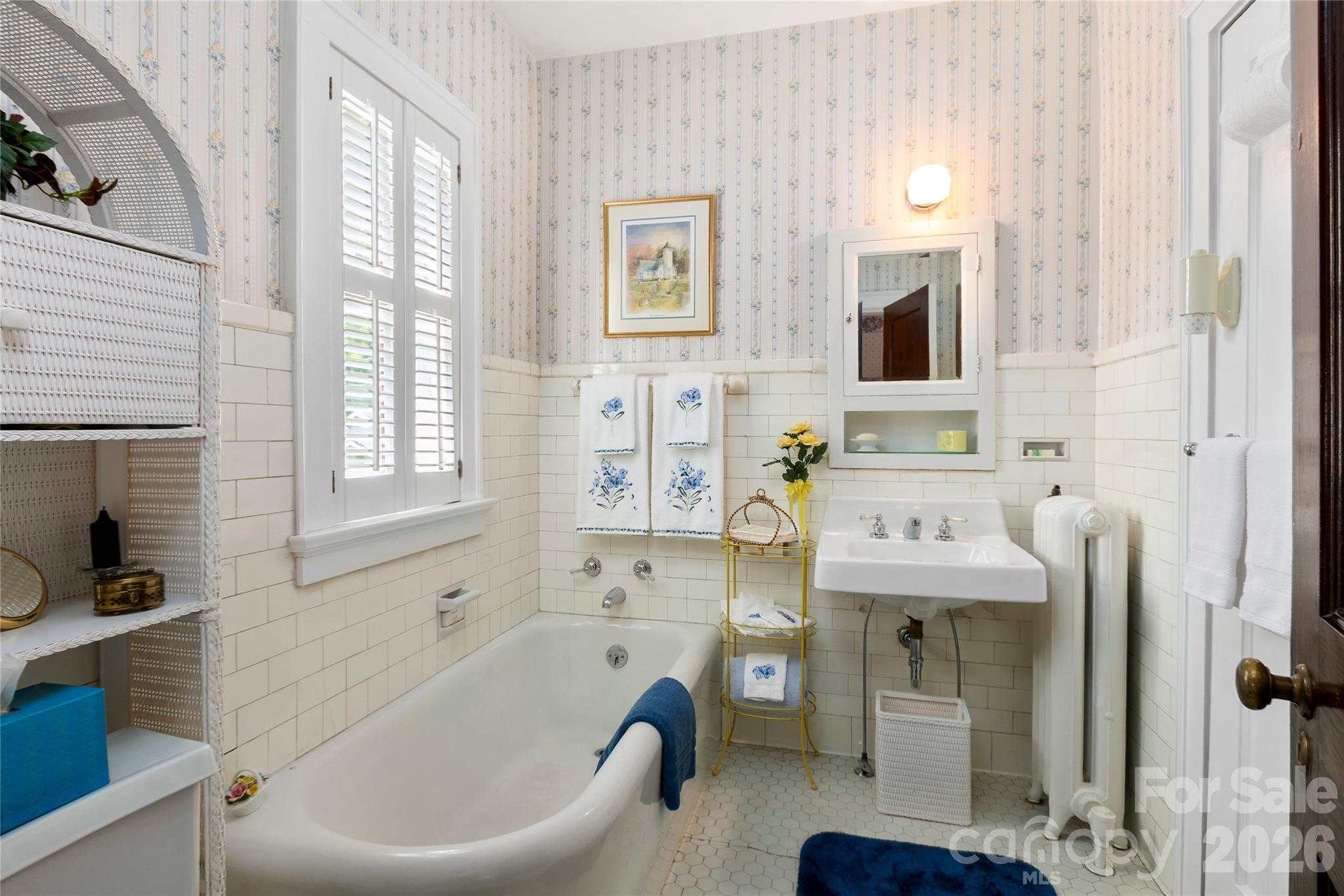 1518 Greenville Highway — Hendersonville