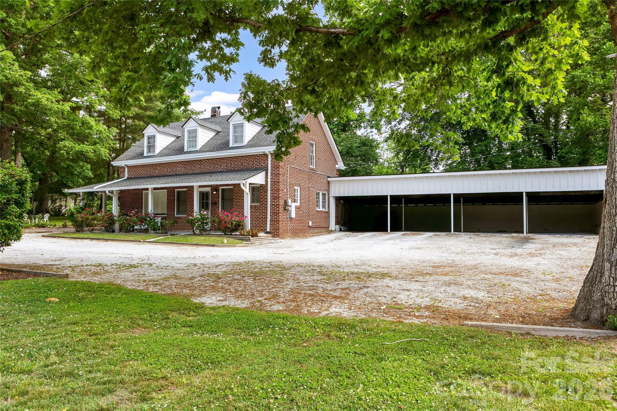 1518 Greenville Highway — Hendersonville