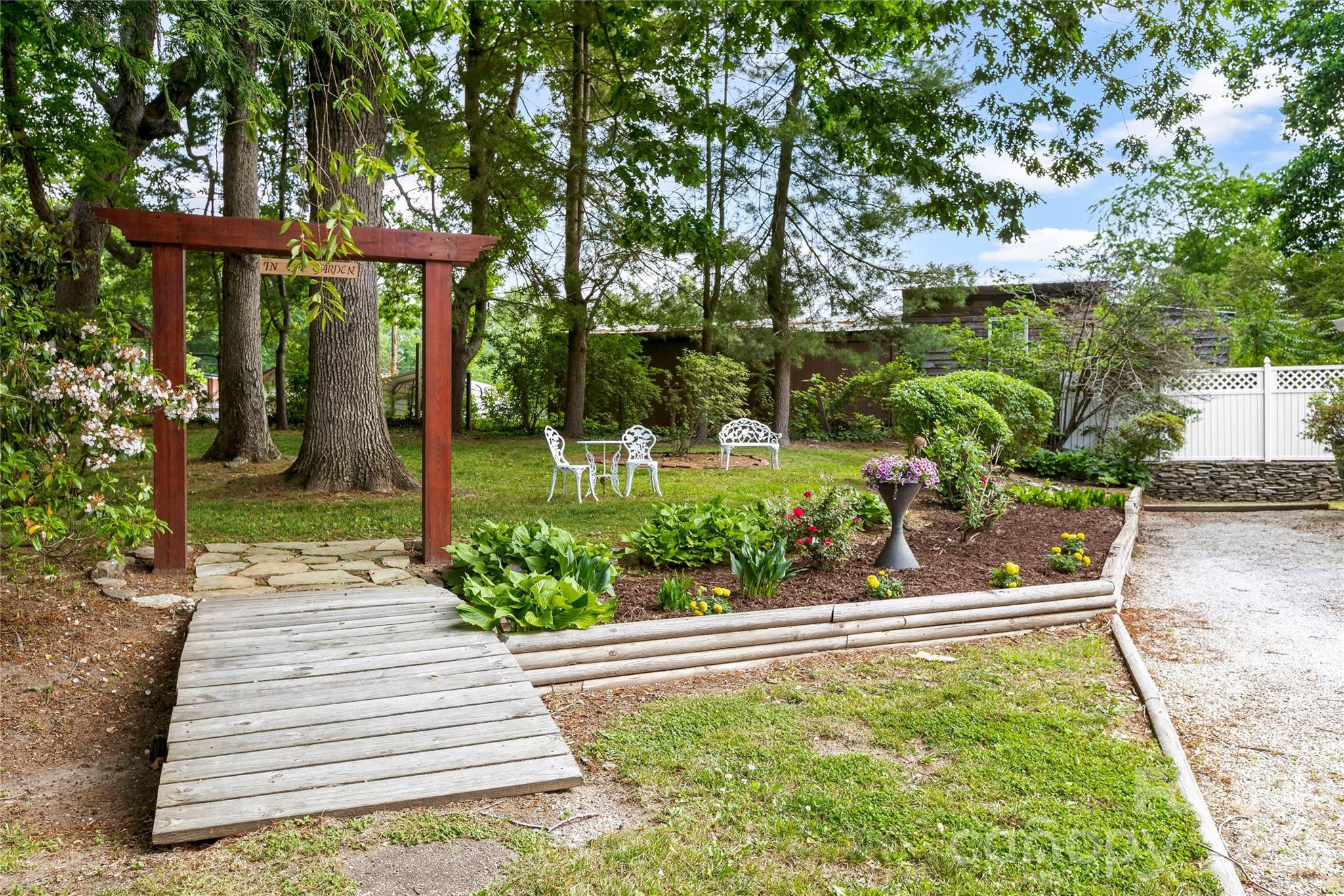 1518 Greenville Highway — Hendersonville