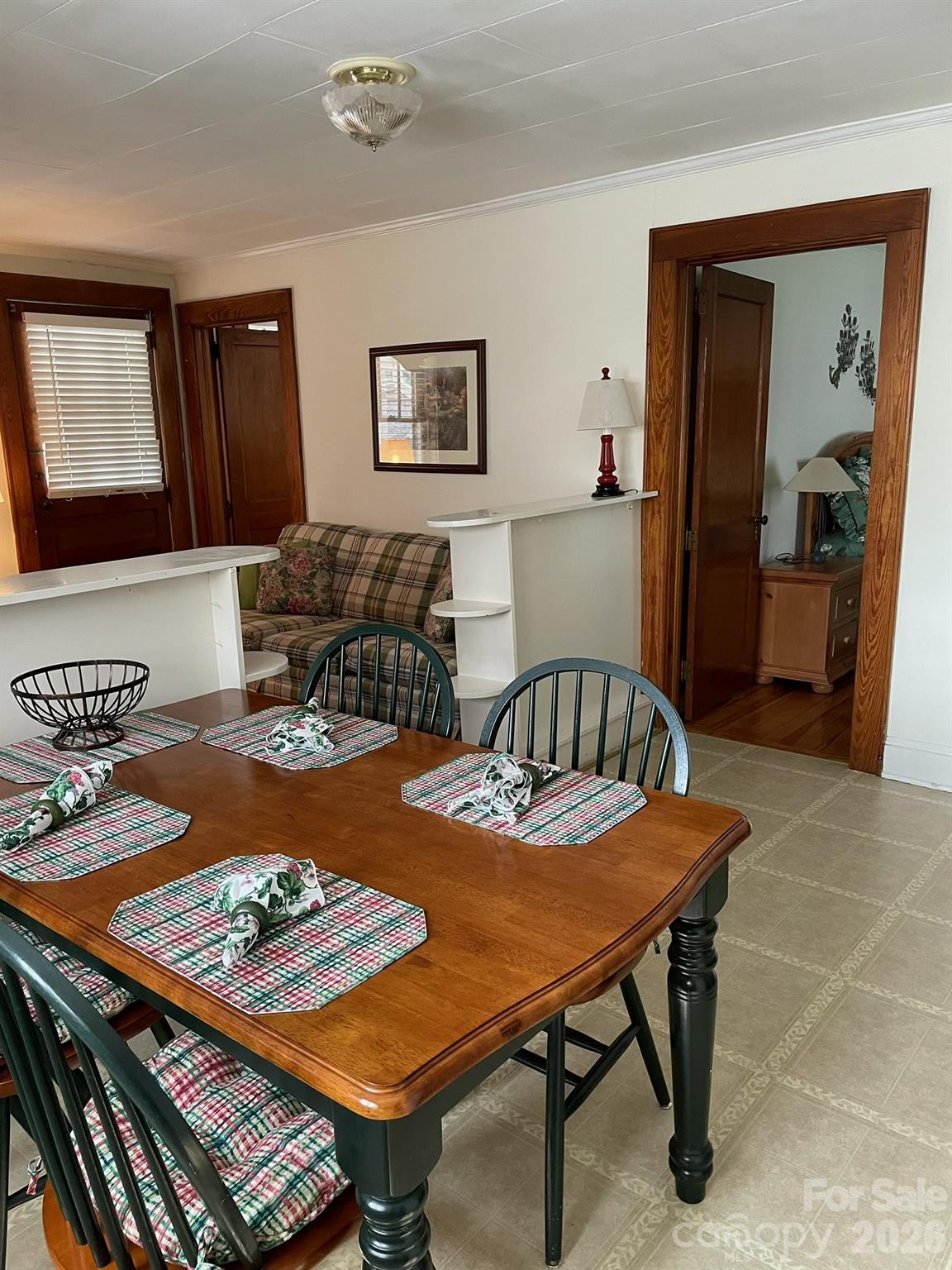 1518 Greenville Highway — Hendersonville