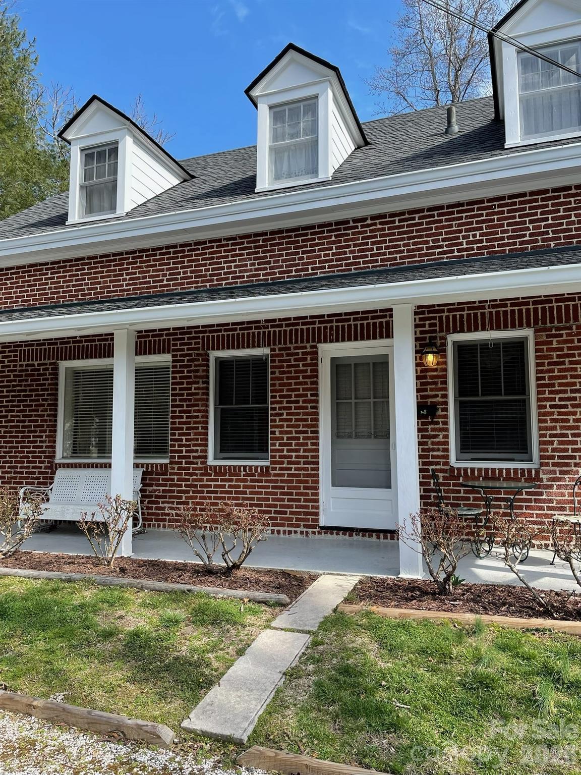 1518 Greenville Highway — Hendersonville