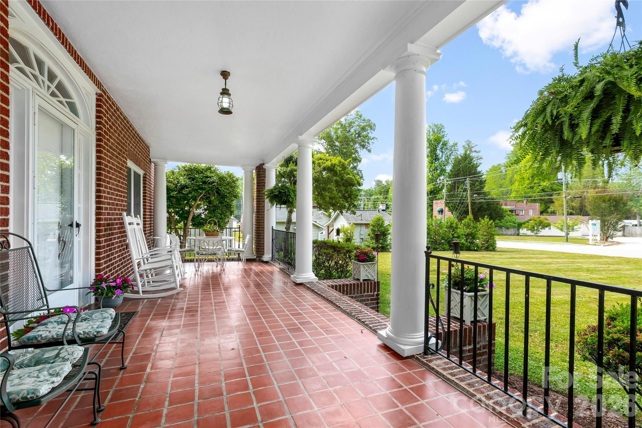 1518 Greenville Highway — Hendersonville