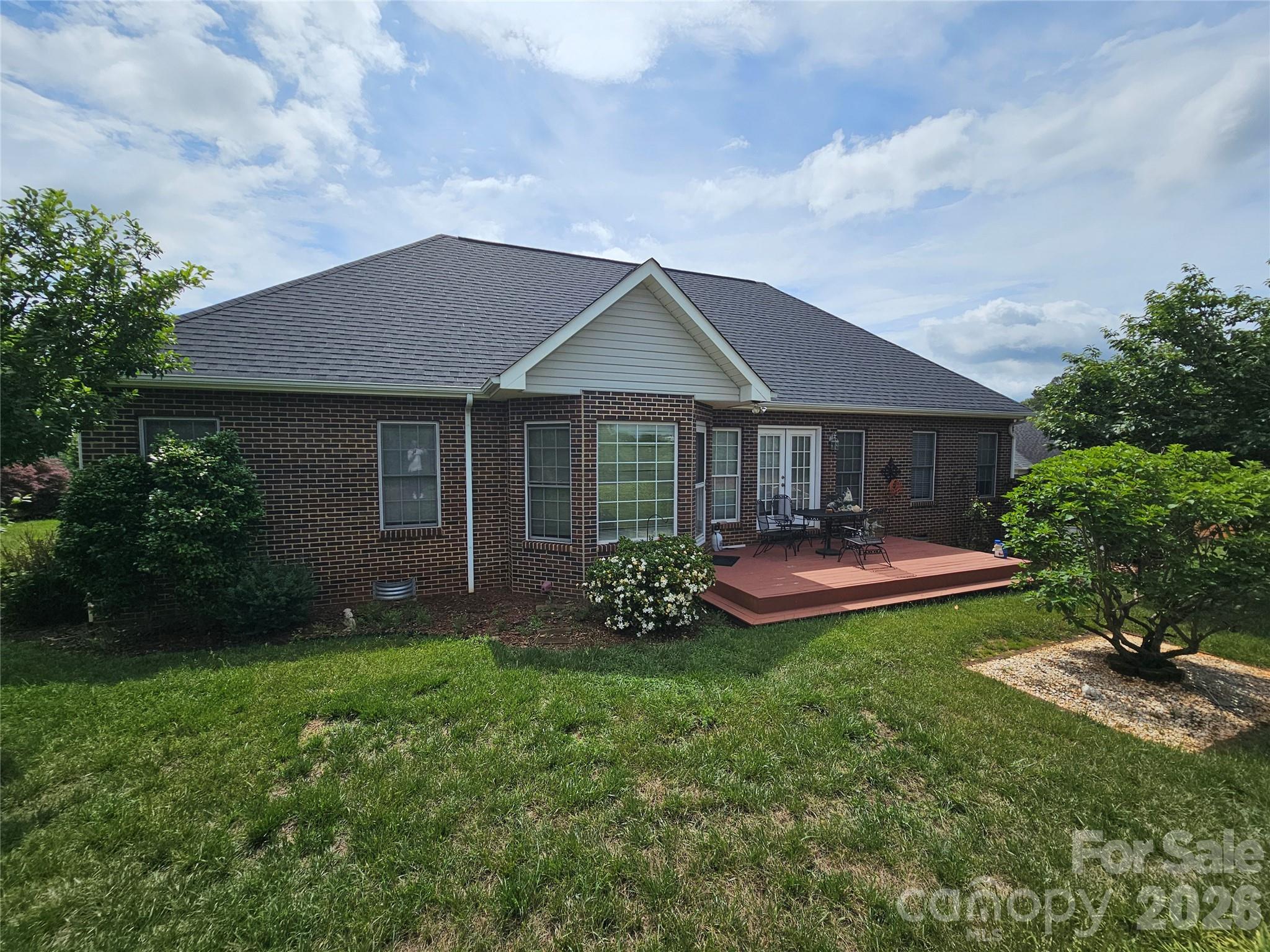 4613 19th Street Court NE — Hickory