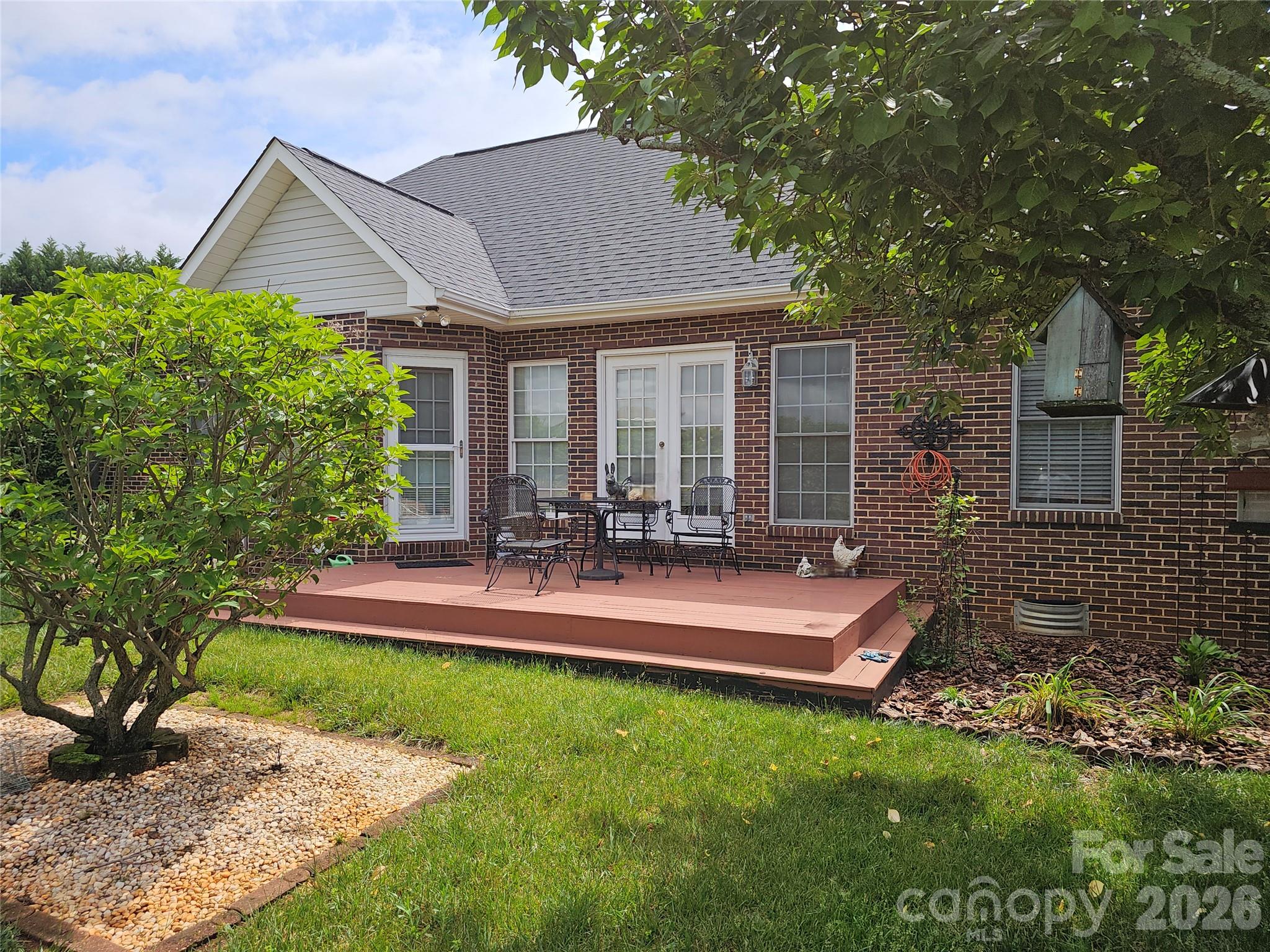 4613 19th Street Court NE — Hickory