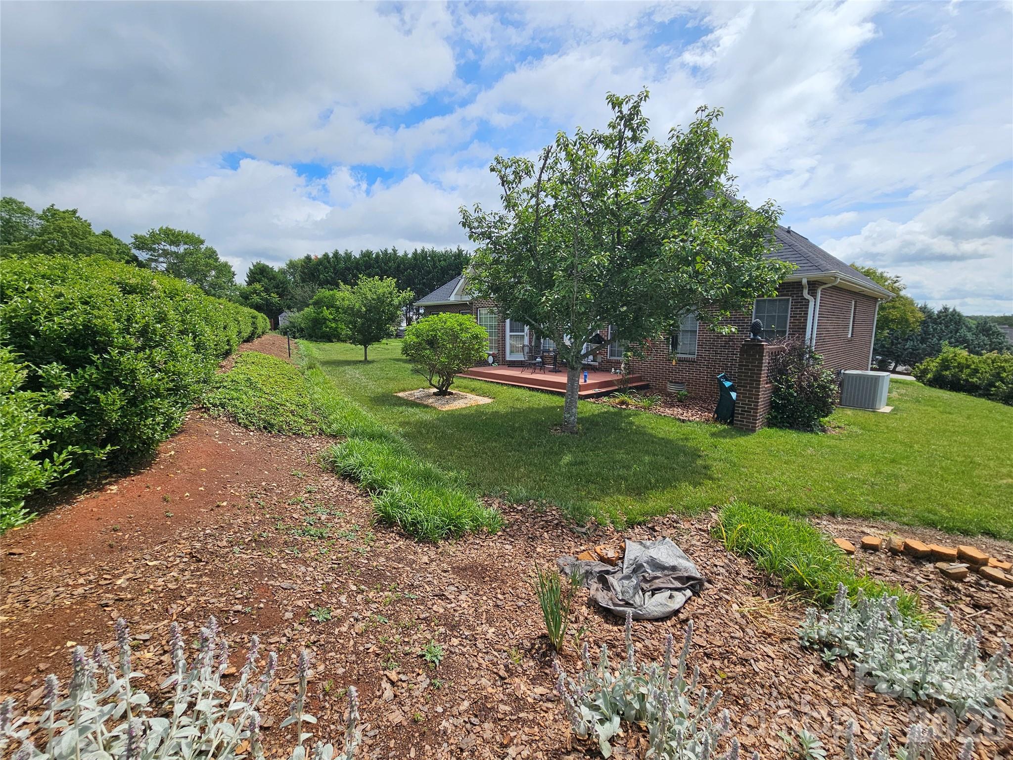 4613 19th Street Court NE — Hickory