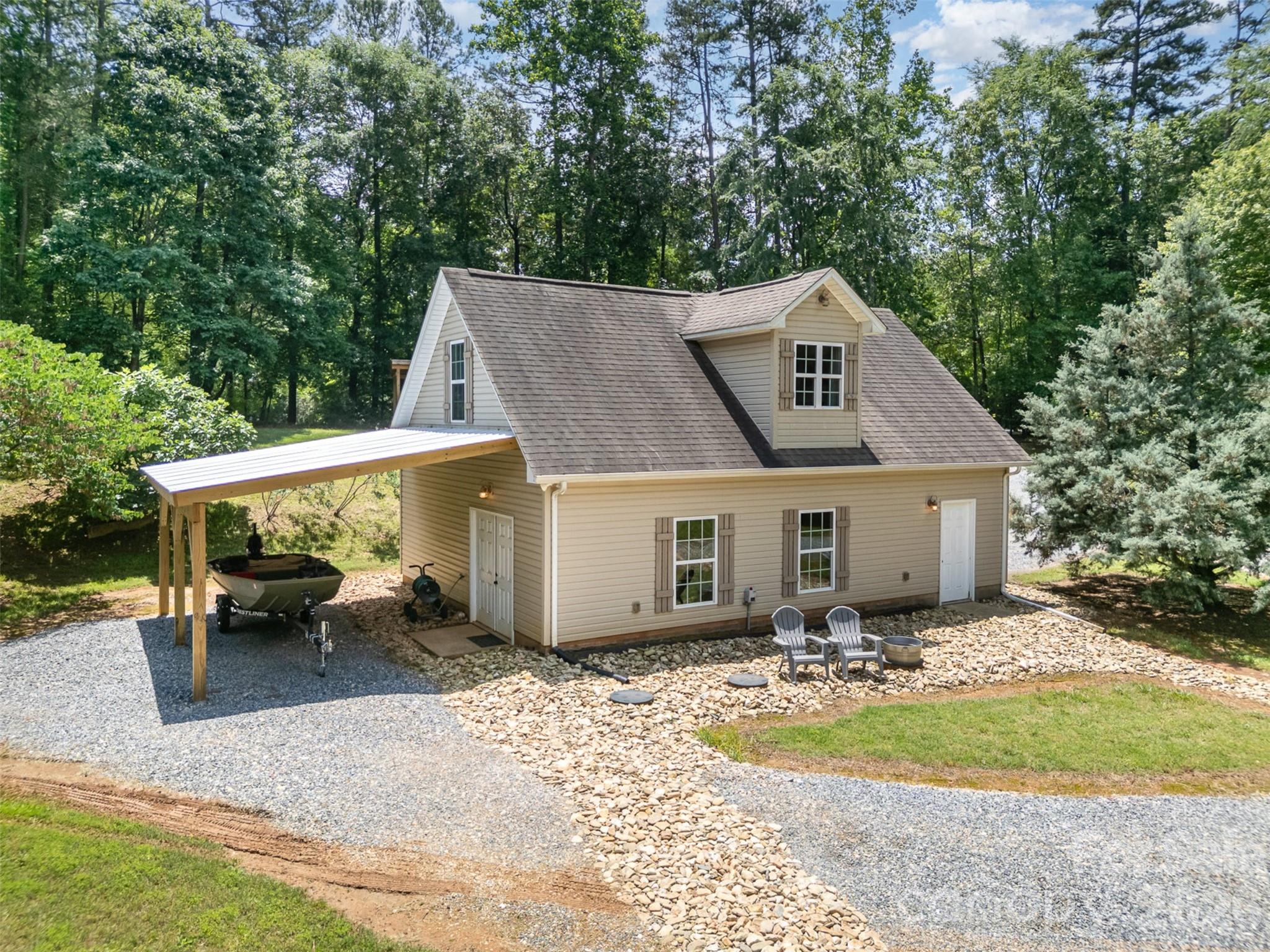 2845 Lakefront Drive — Belmont