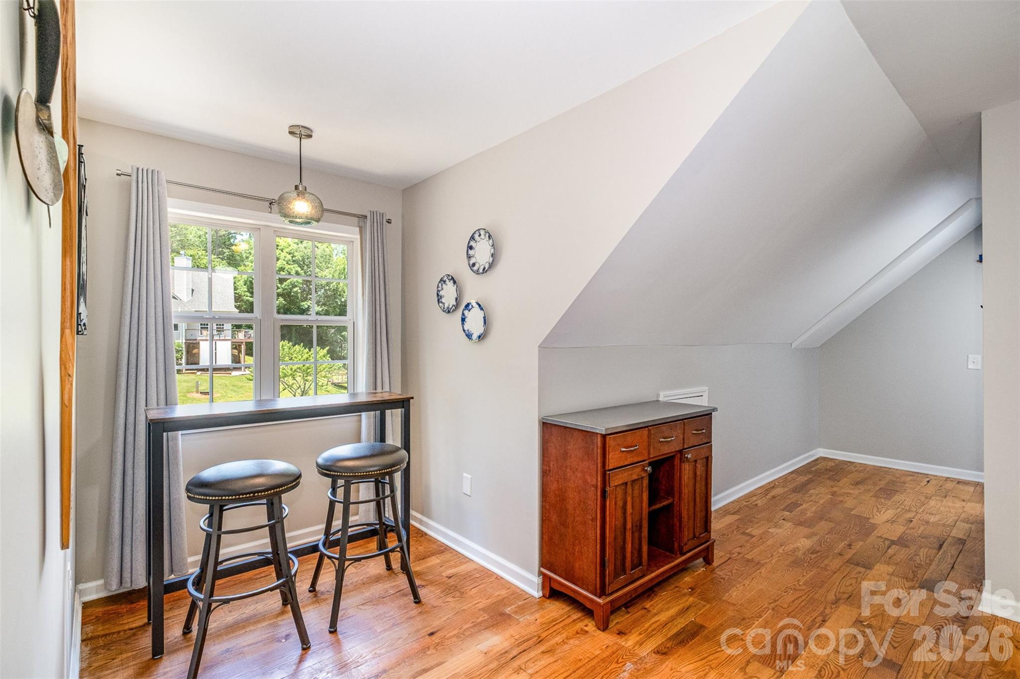 2845 Lakefront Drive — Belmont