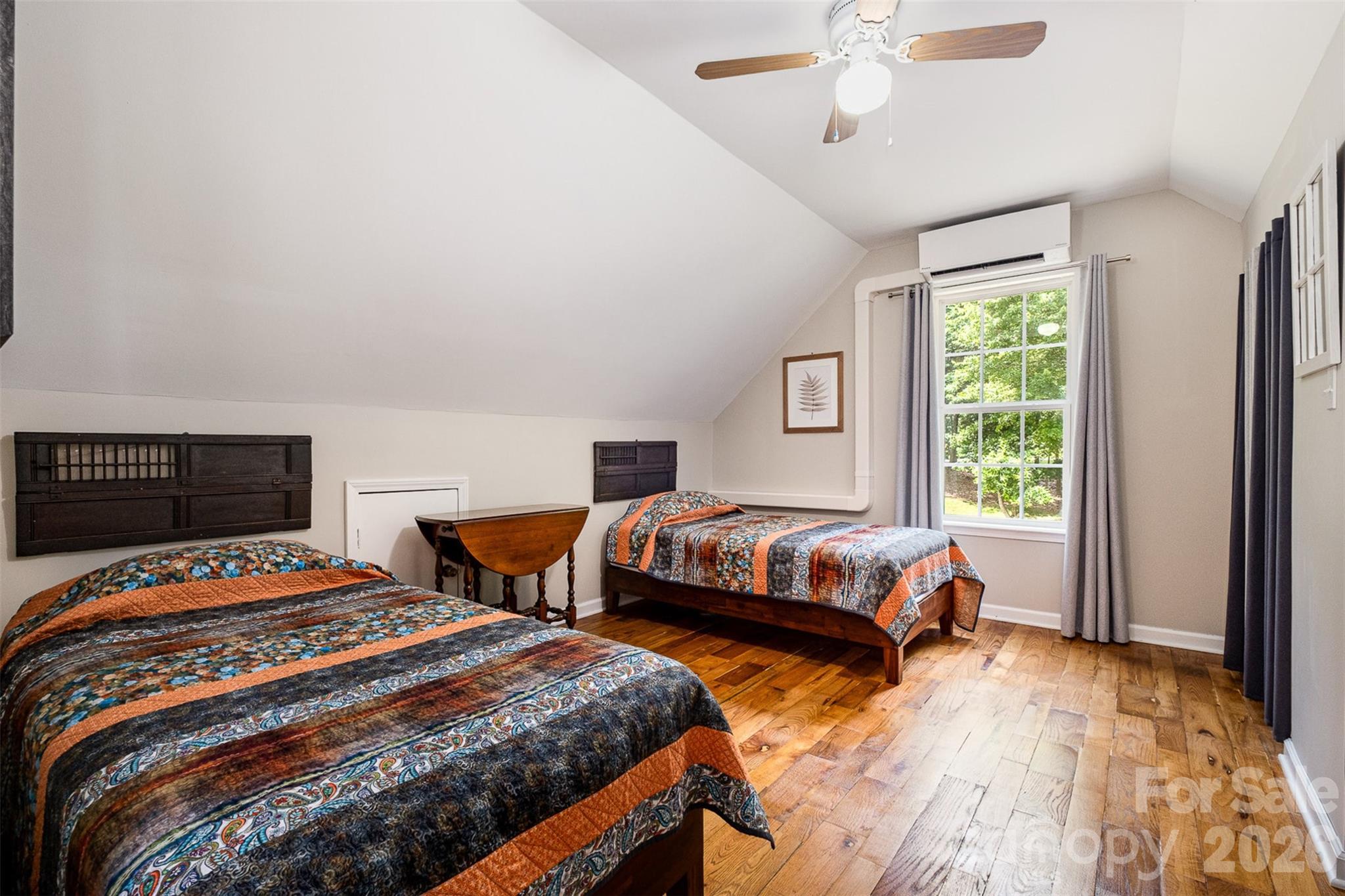 2845 Lakefront Drive — Belmont