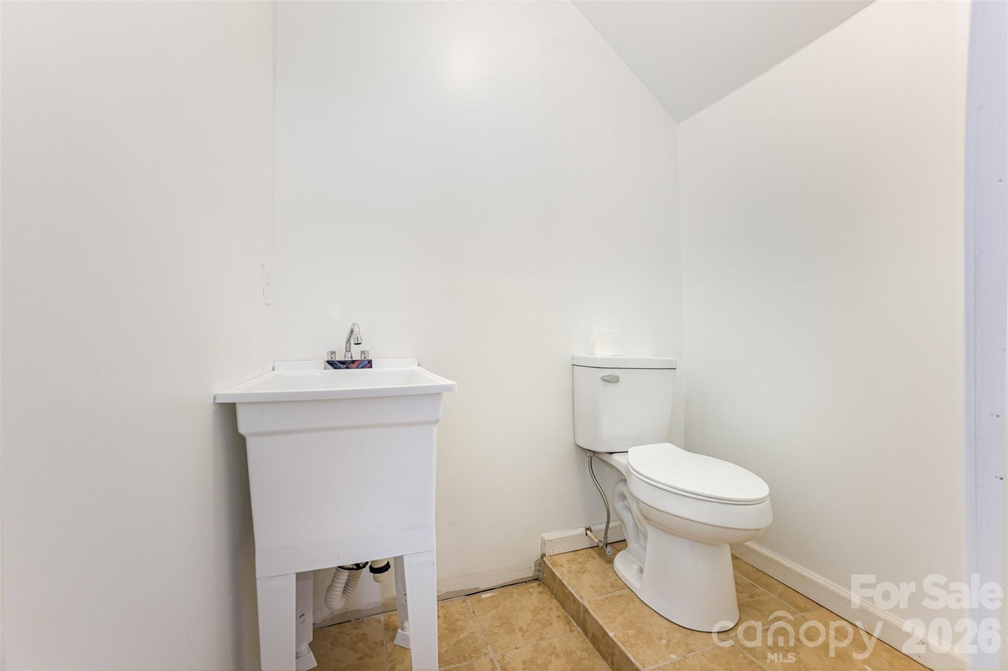 2845 Lakefront Drive — Belmont
