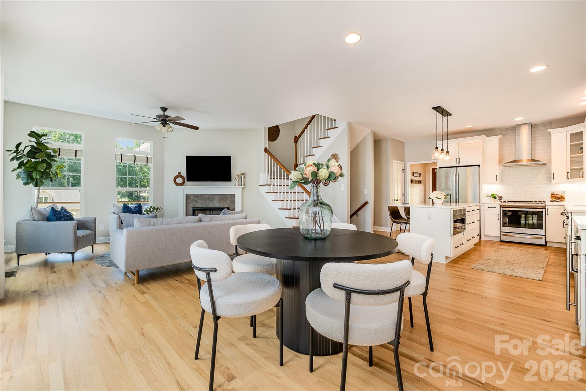 2845 Lakefront Drive — Belmont