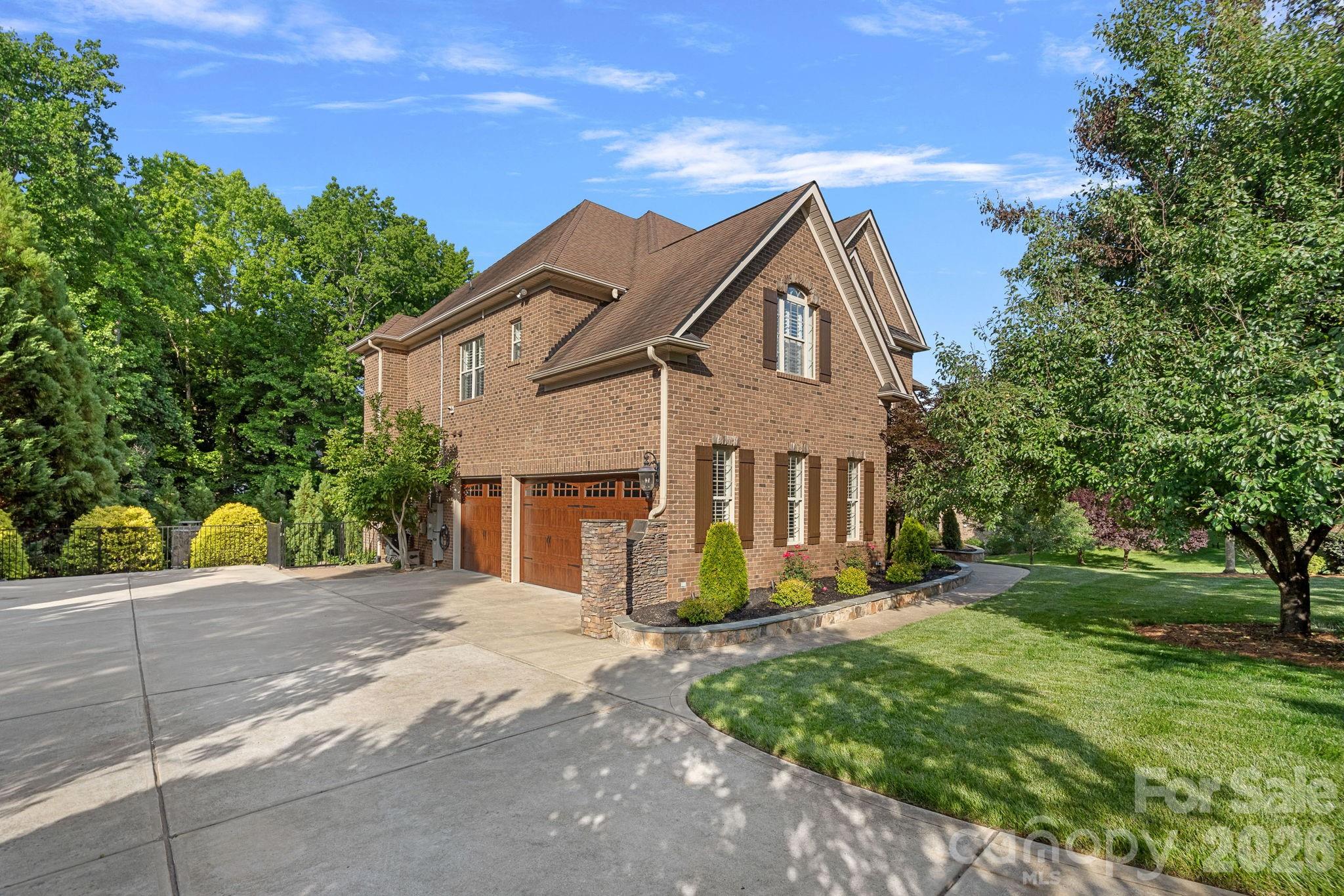 139 Logan Crossing Drive — Davidson