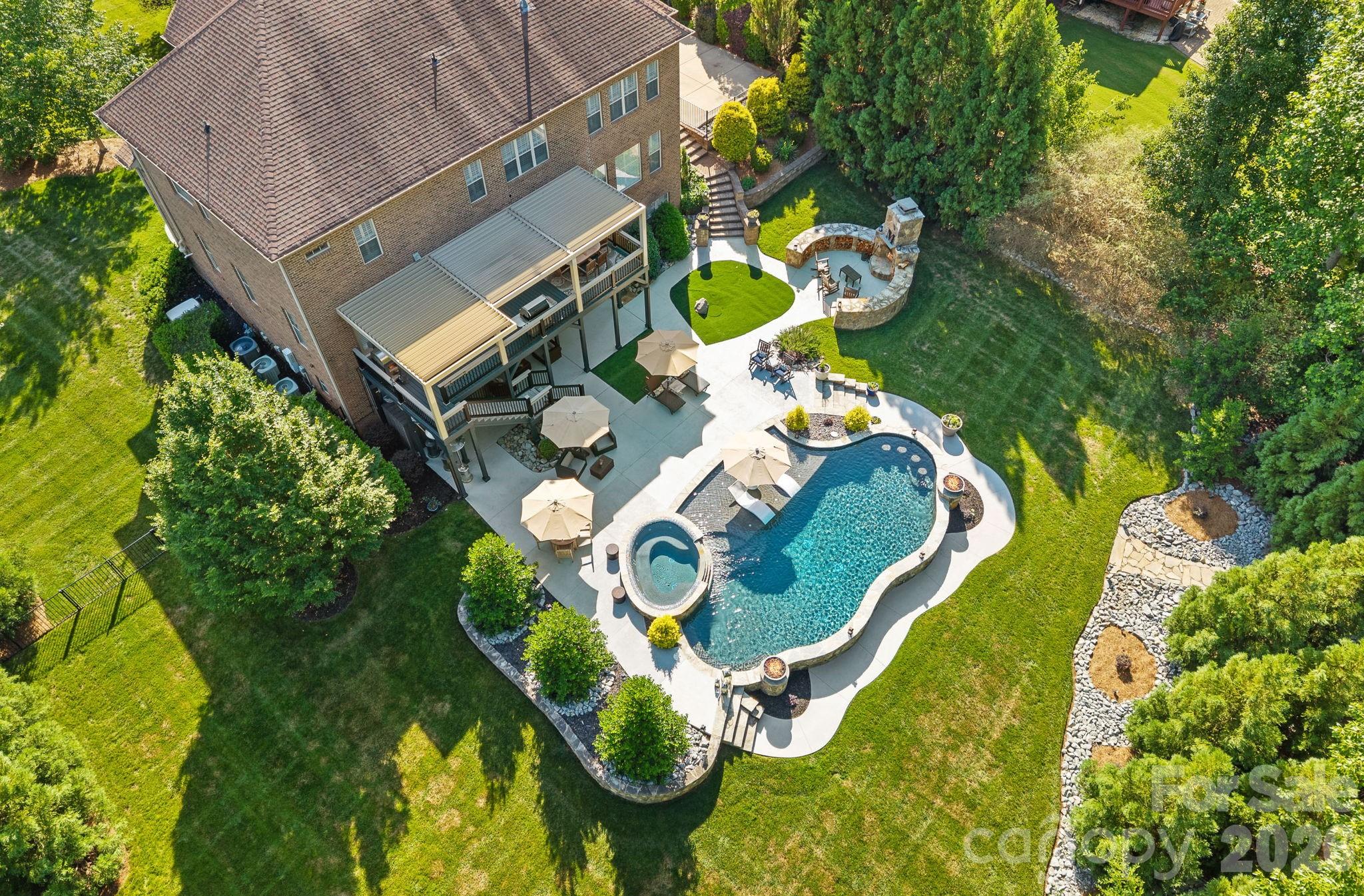 139 Logan Crossing Drive — Davidson