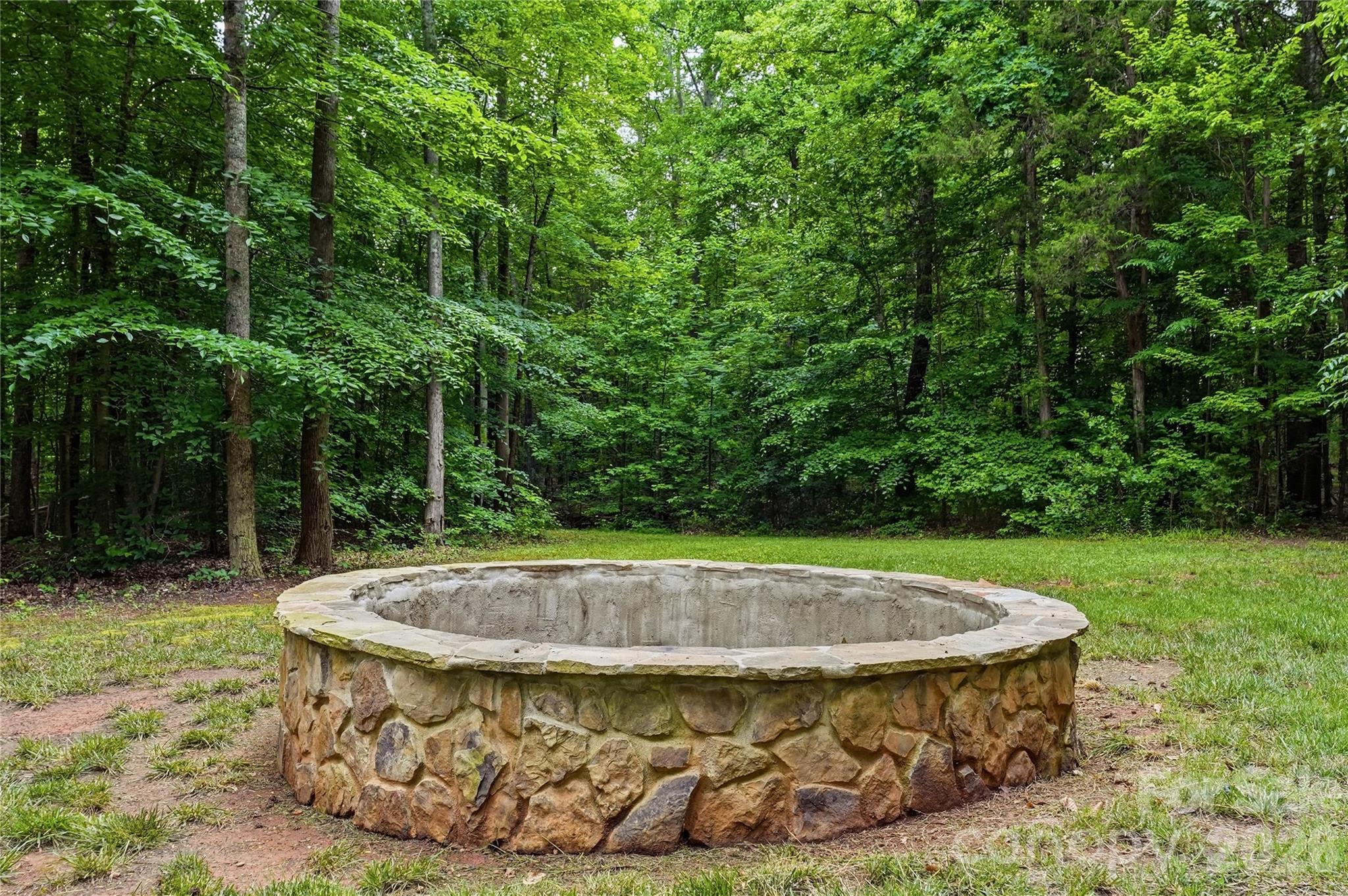 9860 Harvest Lane — Davidson