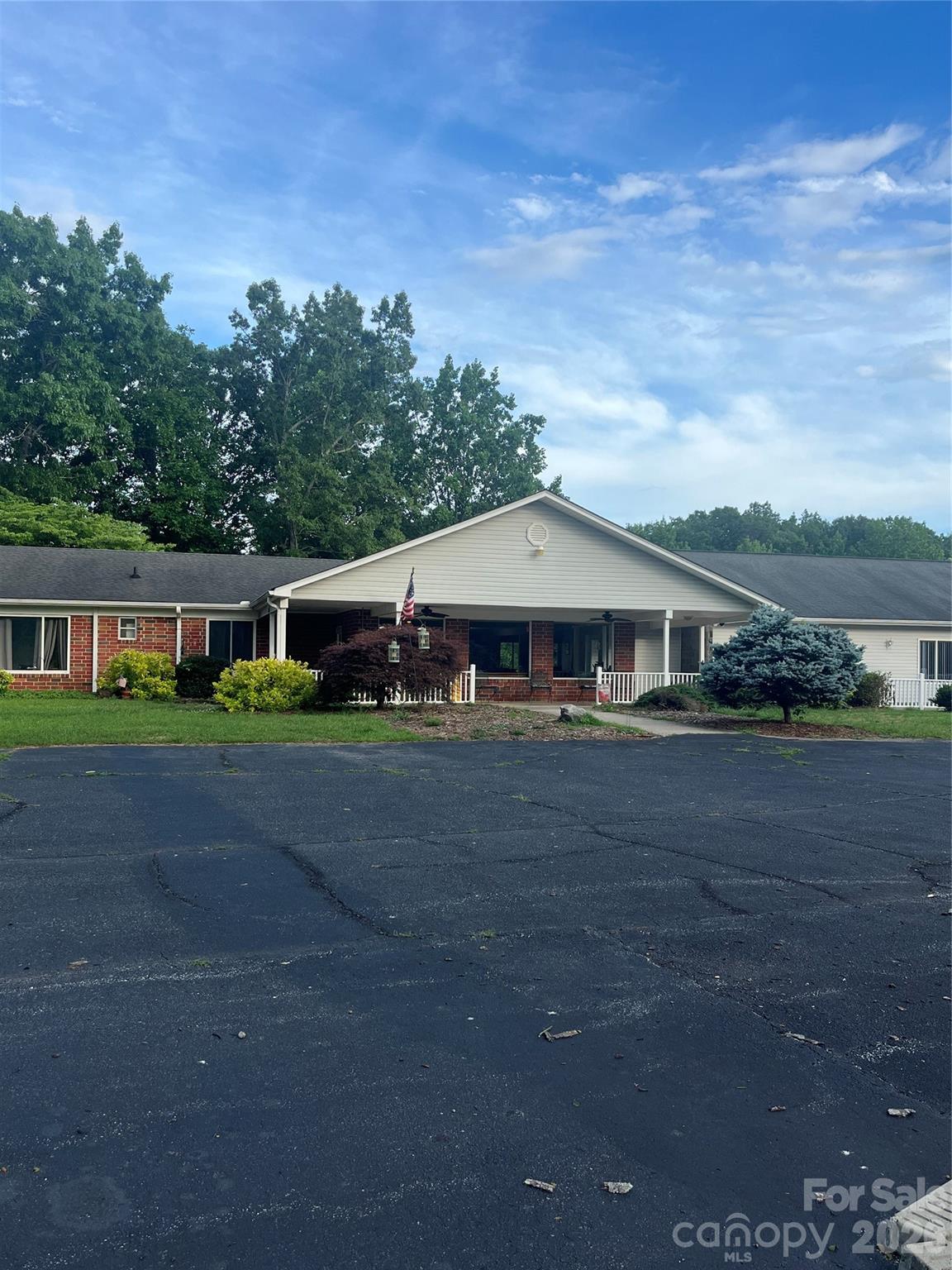 354 Woodland Drive — Columbus