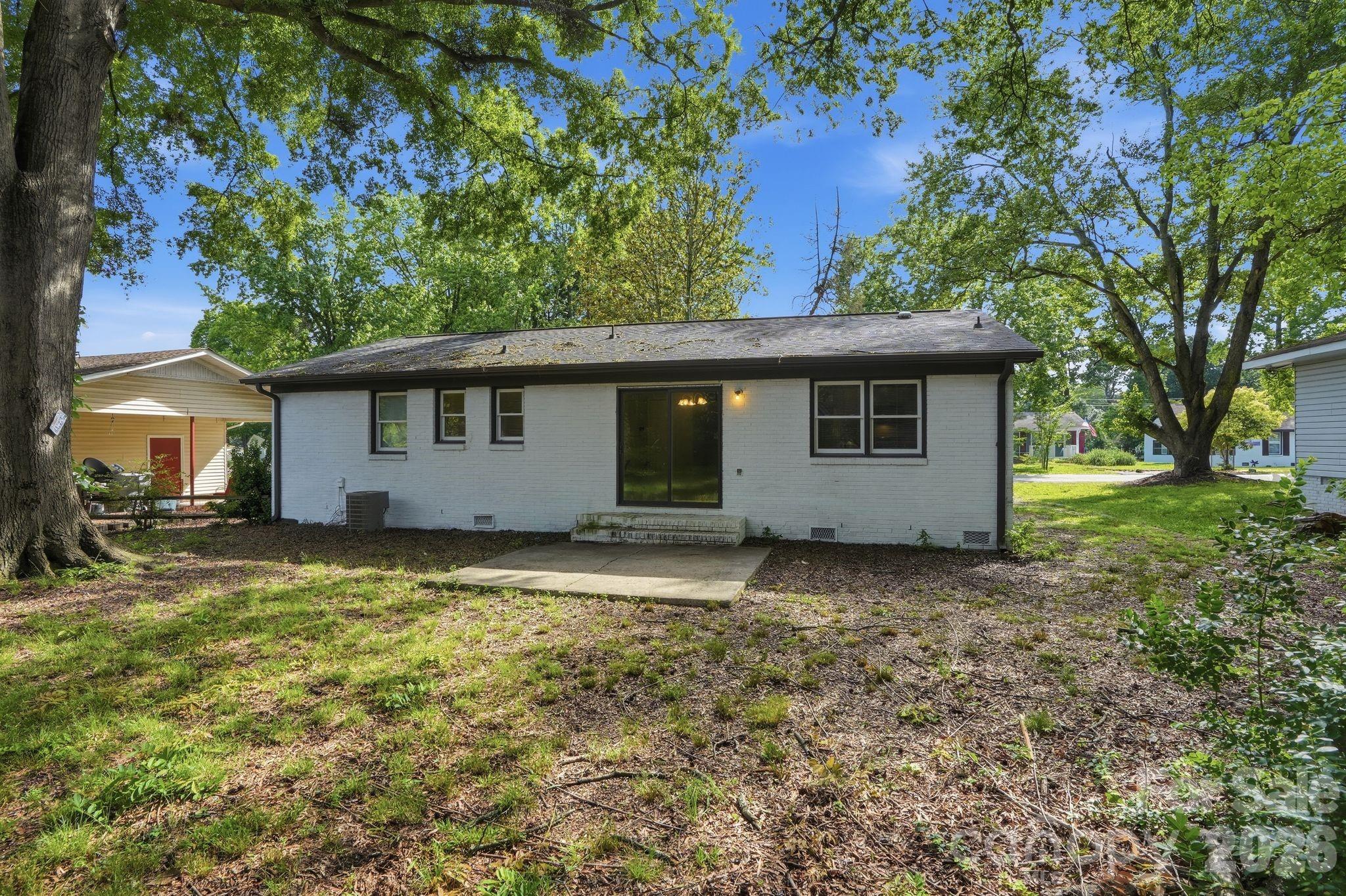 1016 Pondella Drive — Charlotte