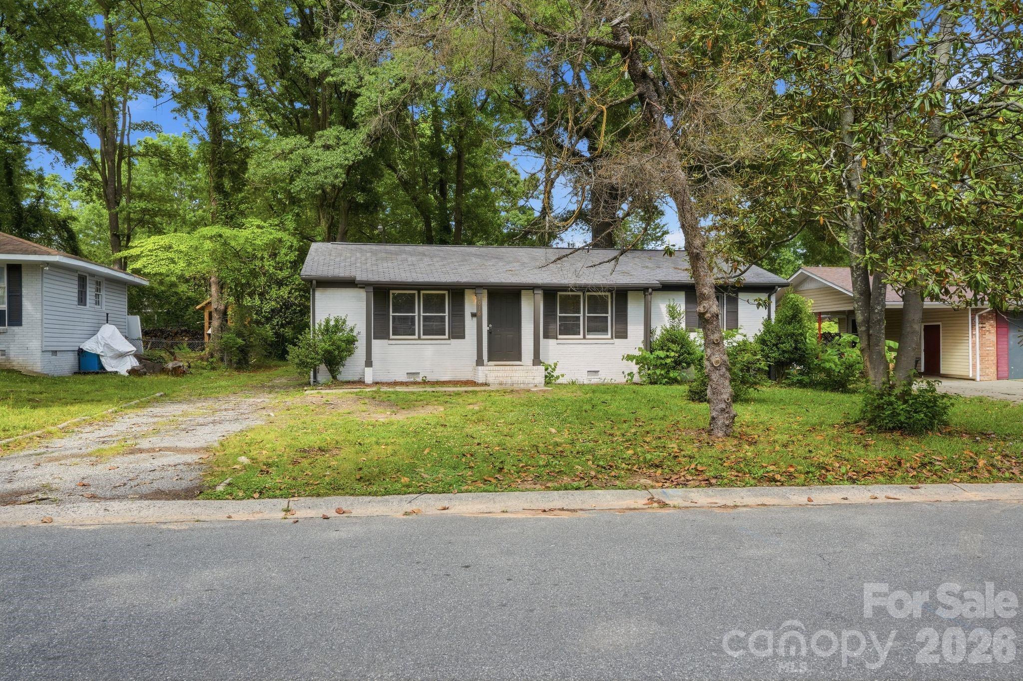 1016 Pondella Drive — Charlotte