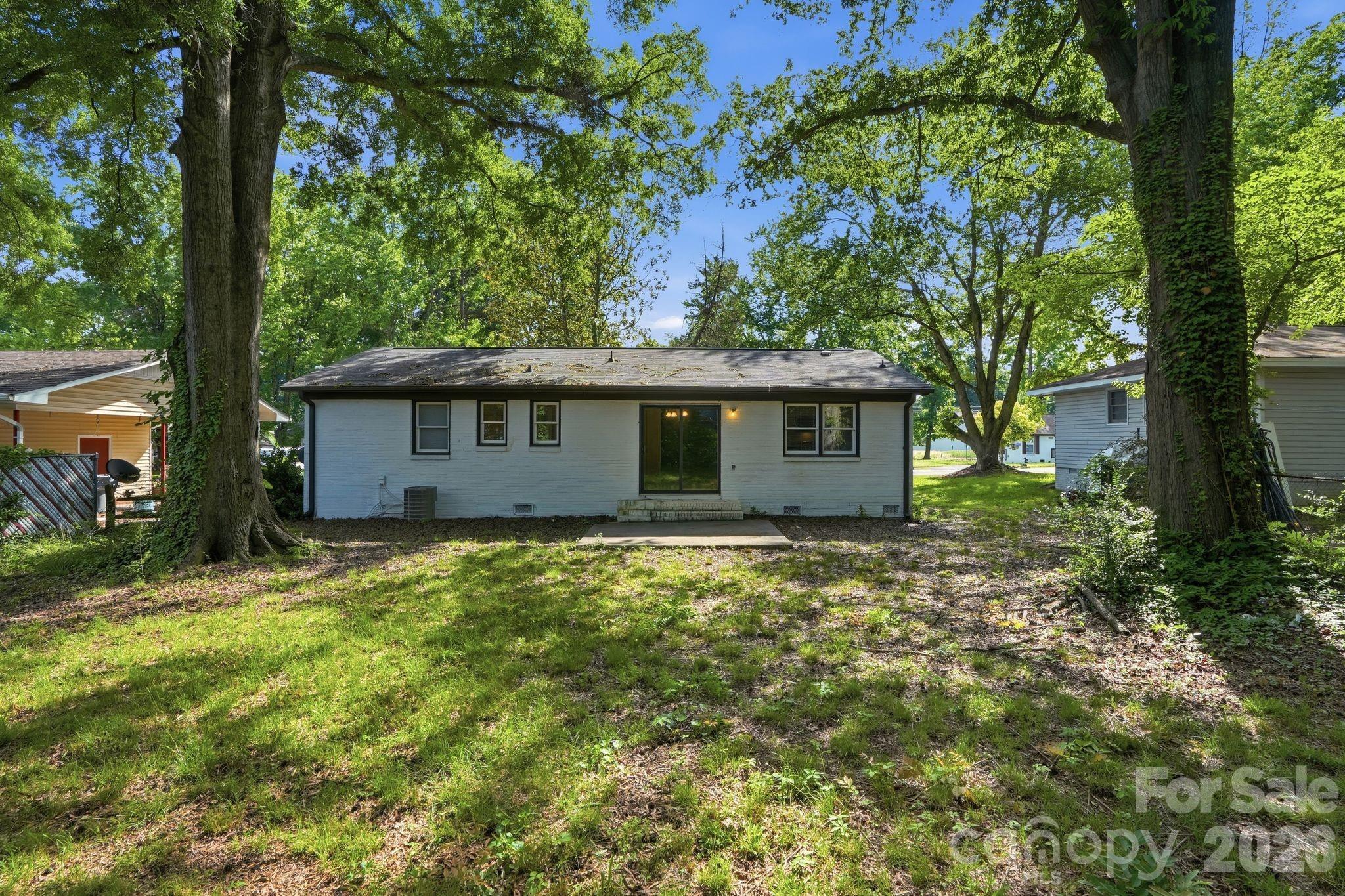 1016 Pondella Drive — Charlotte