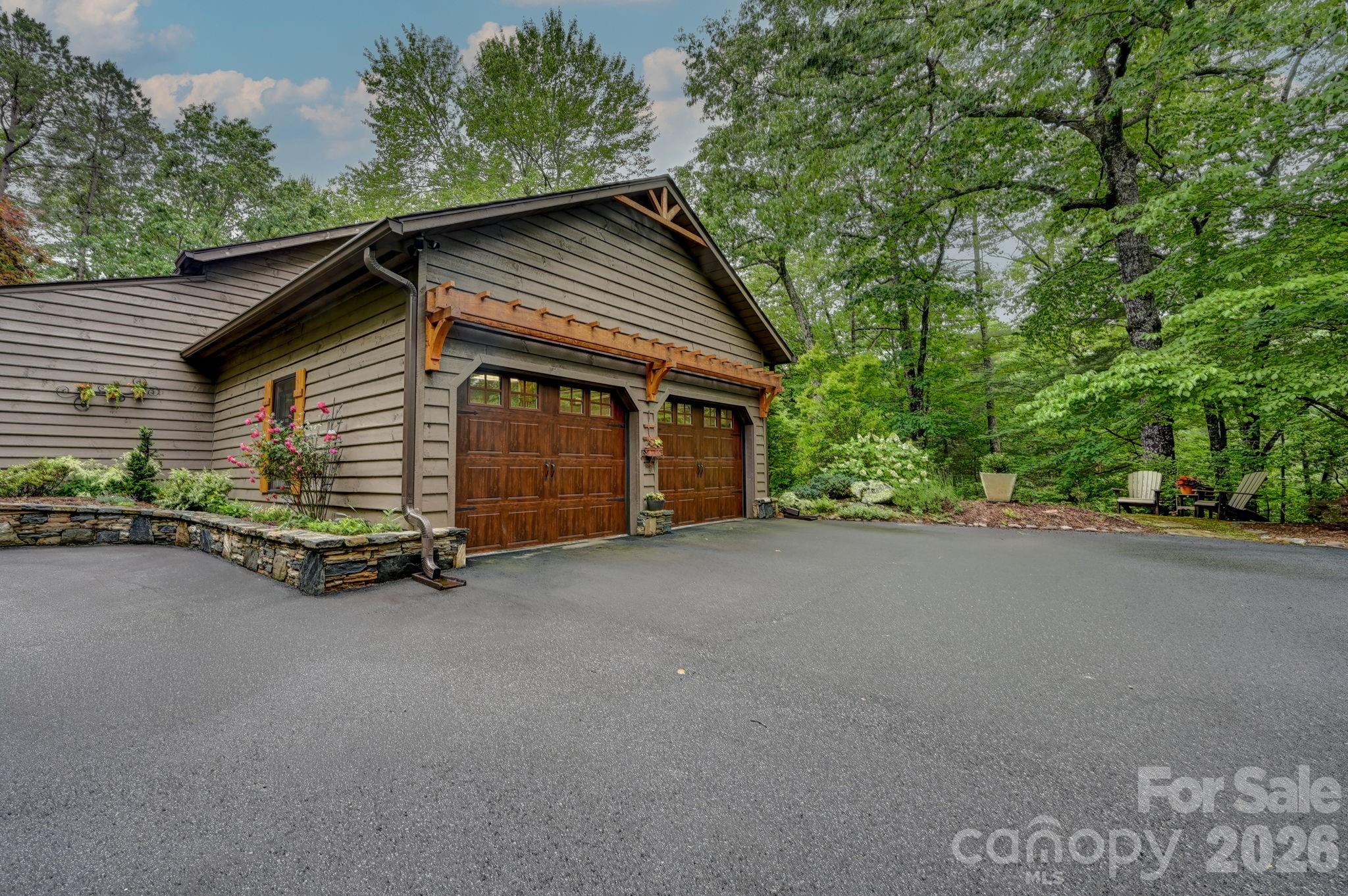29 Shadow Brook Drive — Flat Rock