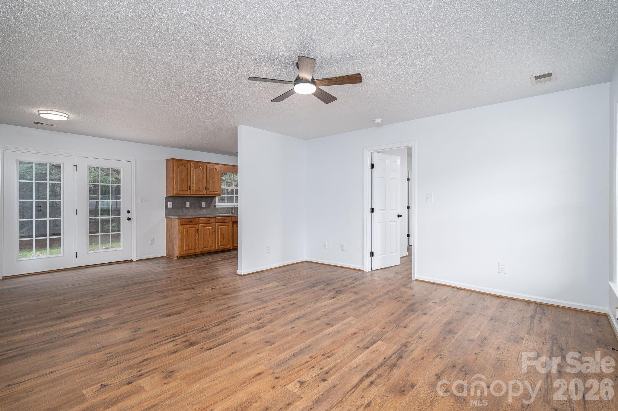 304 Springhill Lane — Maiden