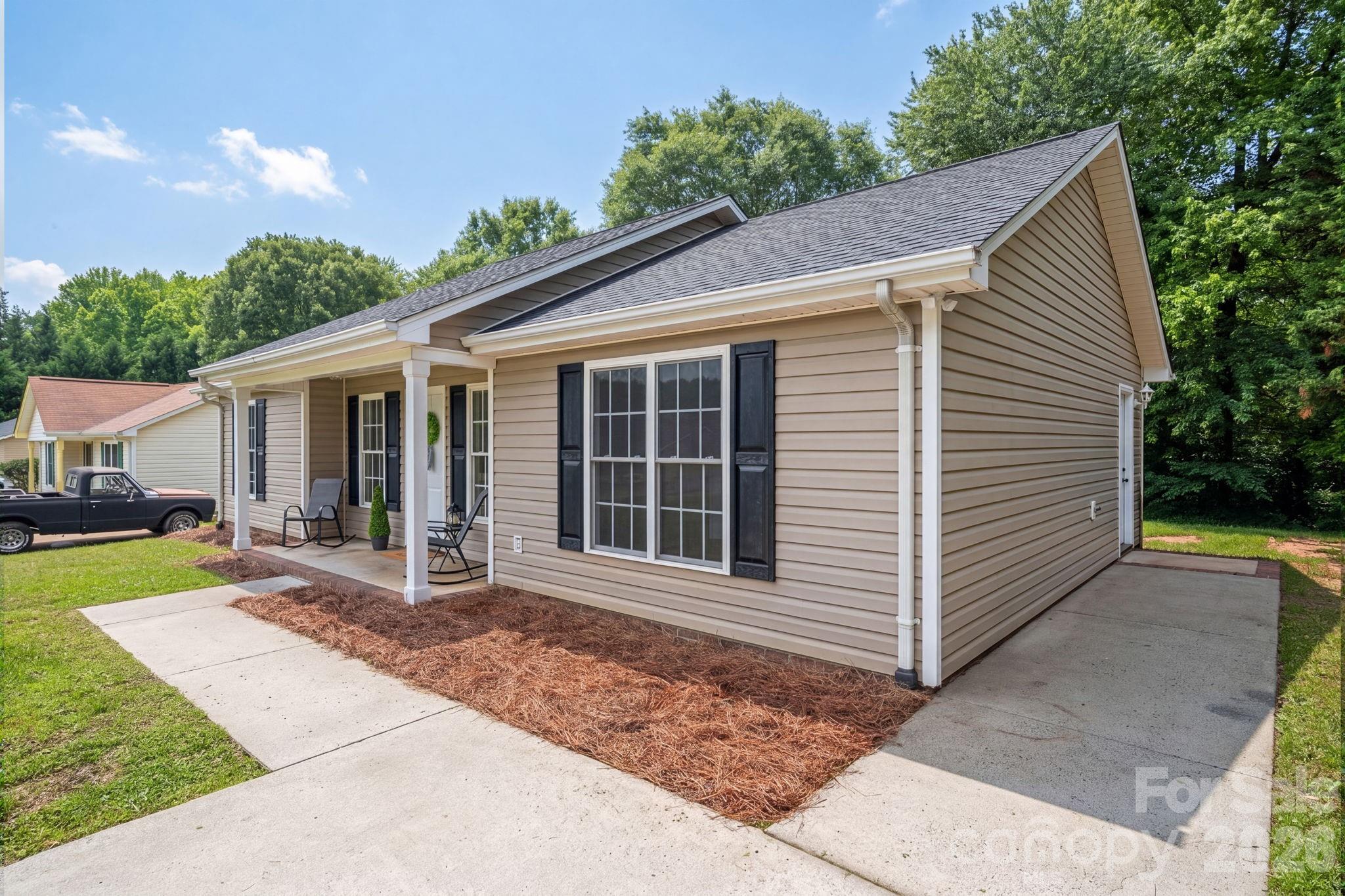 304 Springhill Lane — Maiden