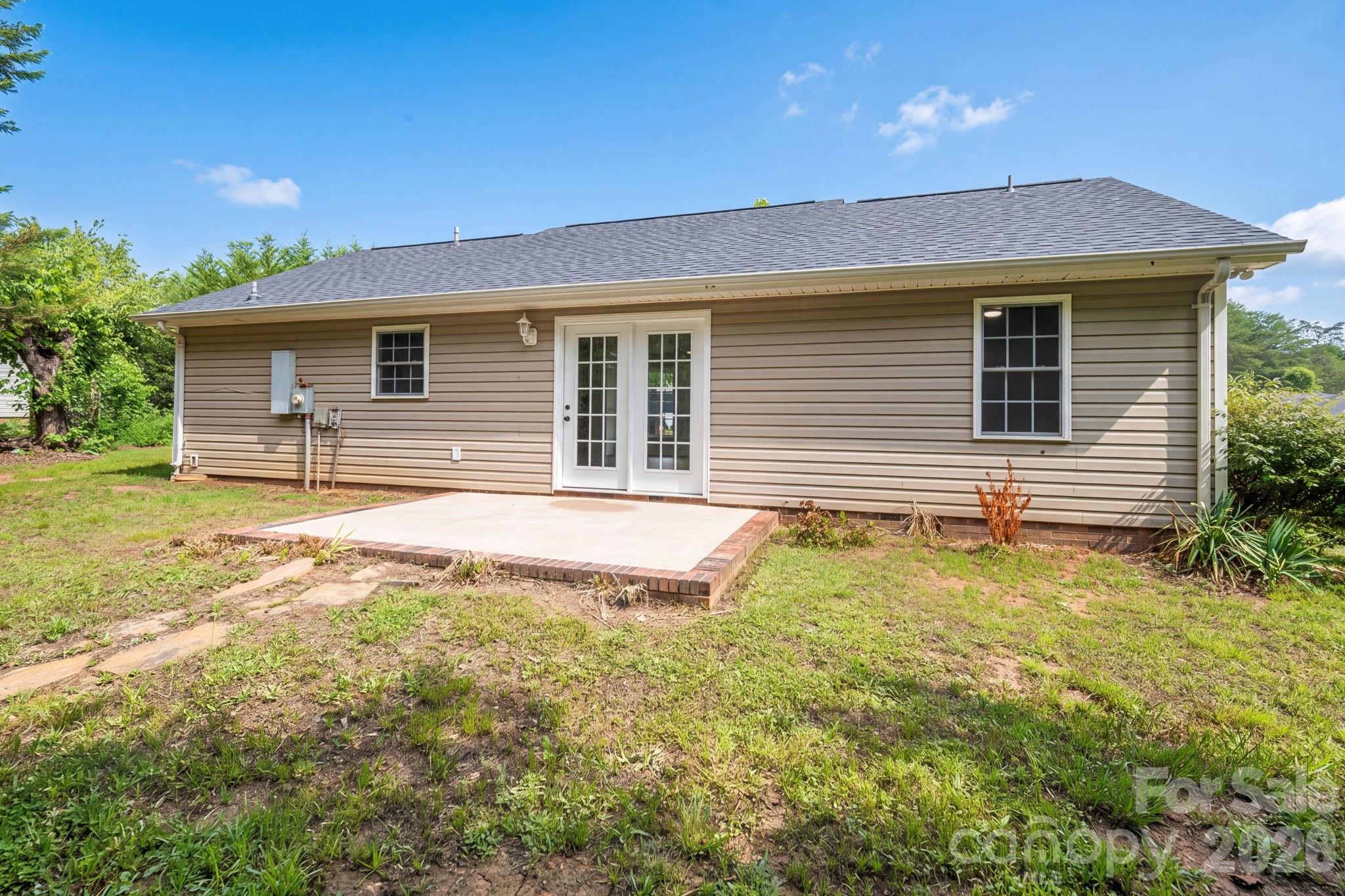 304 Springhill Lane — Maiden