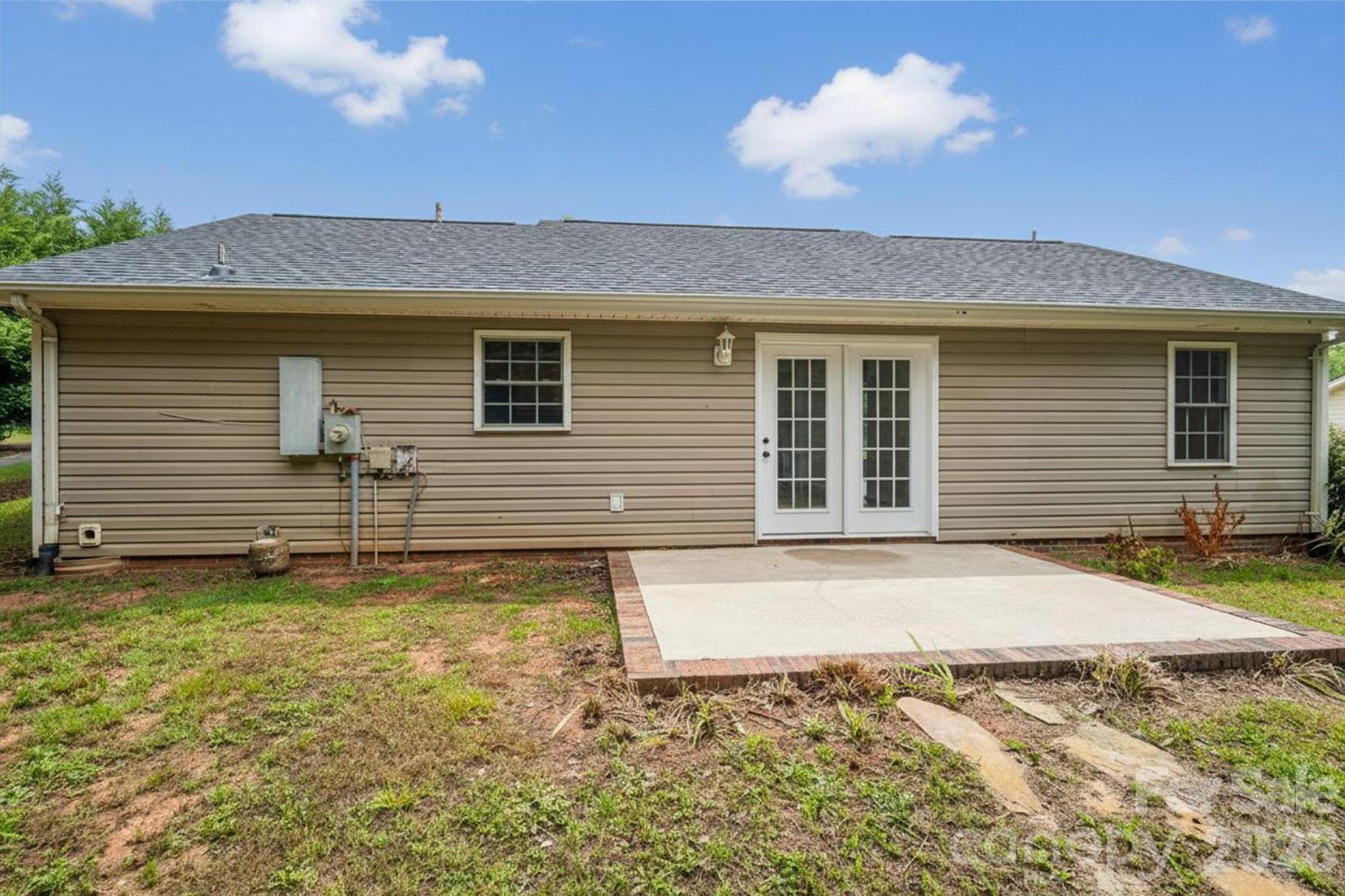 304 Springhill Lane — Maiden