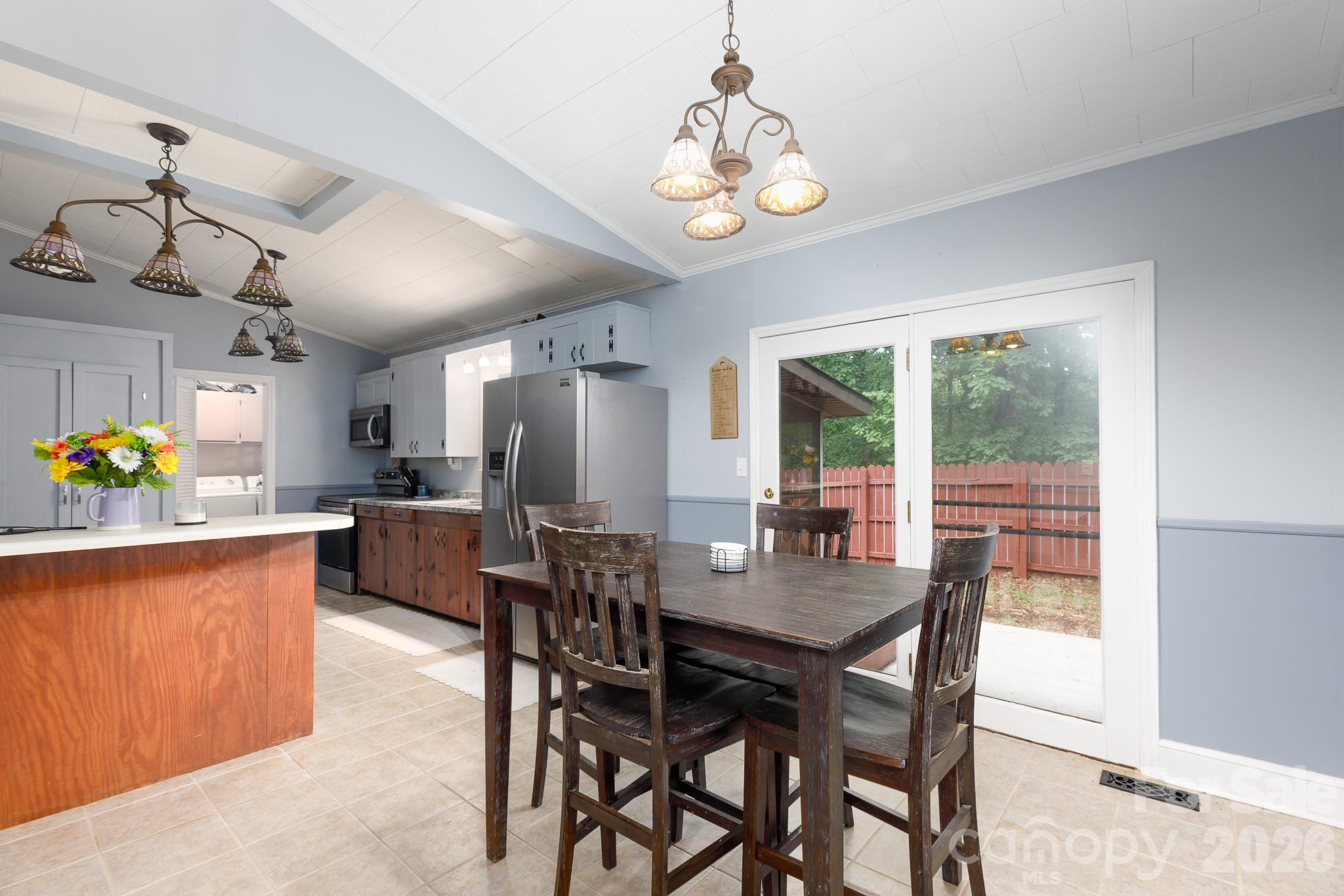 202 Woodlawn Drive — York