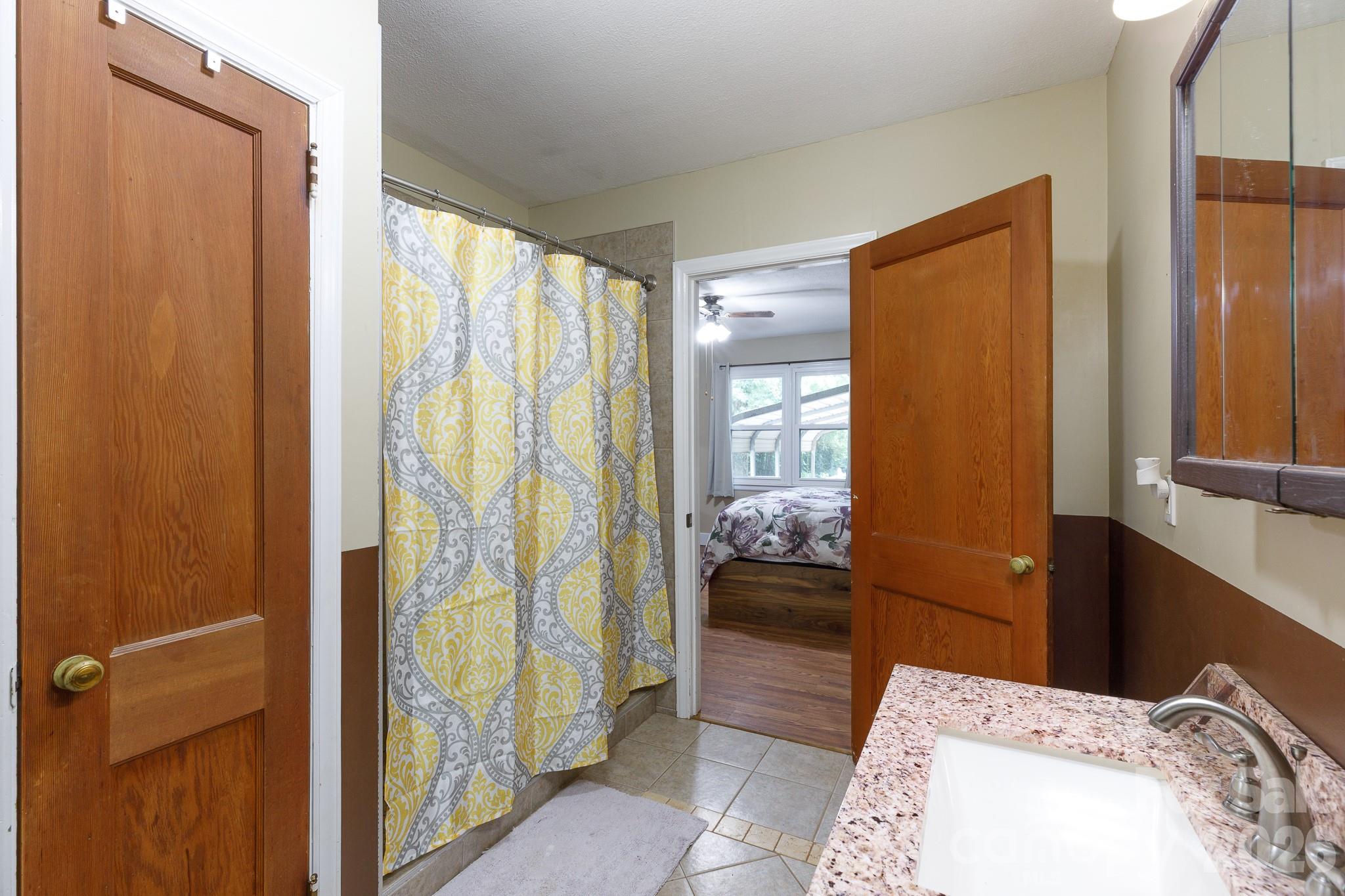 202 Woodlawn Drive — York