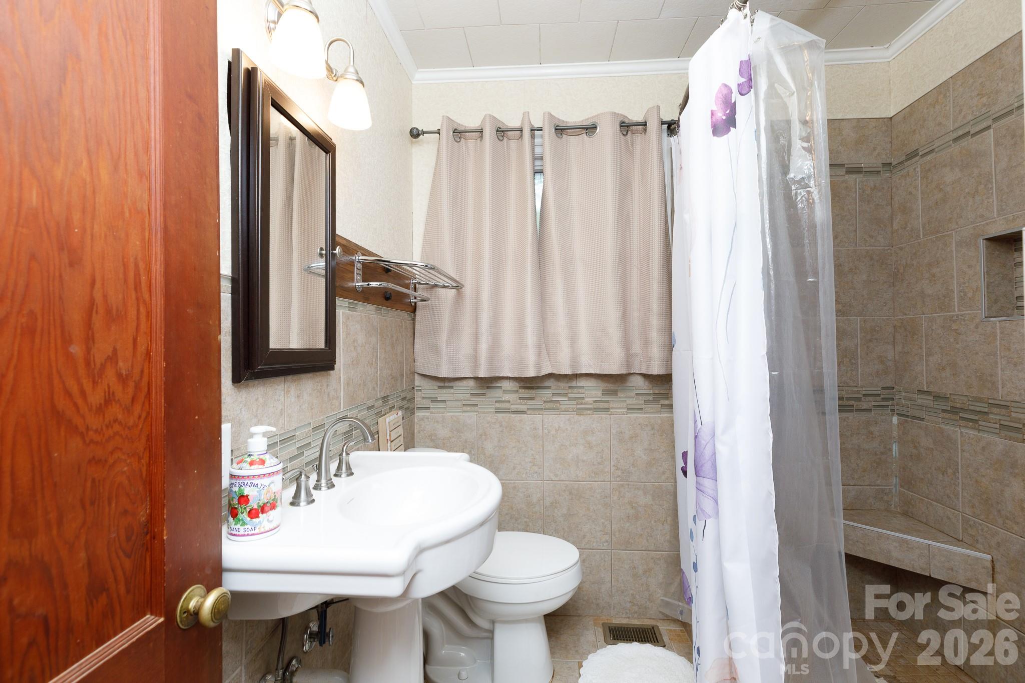 202 Woodlawn Drive — York