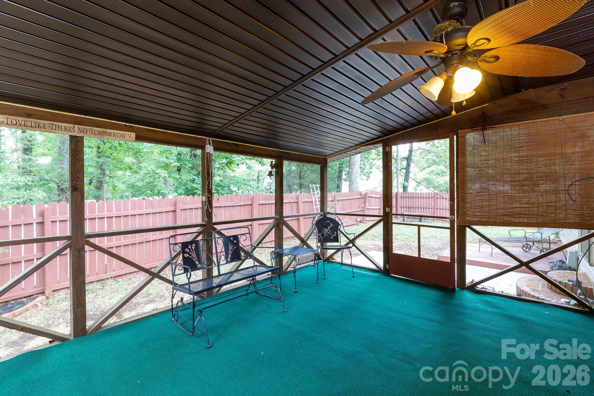 202 Woodlawn Drive — York