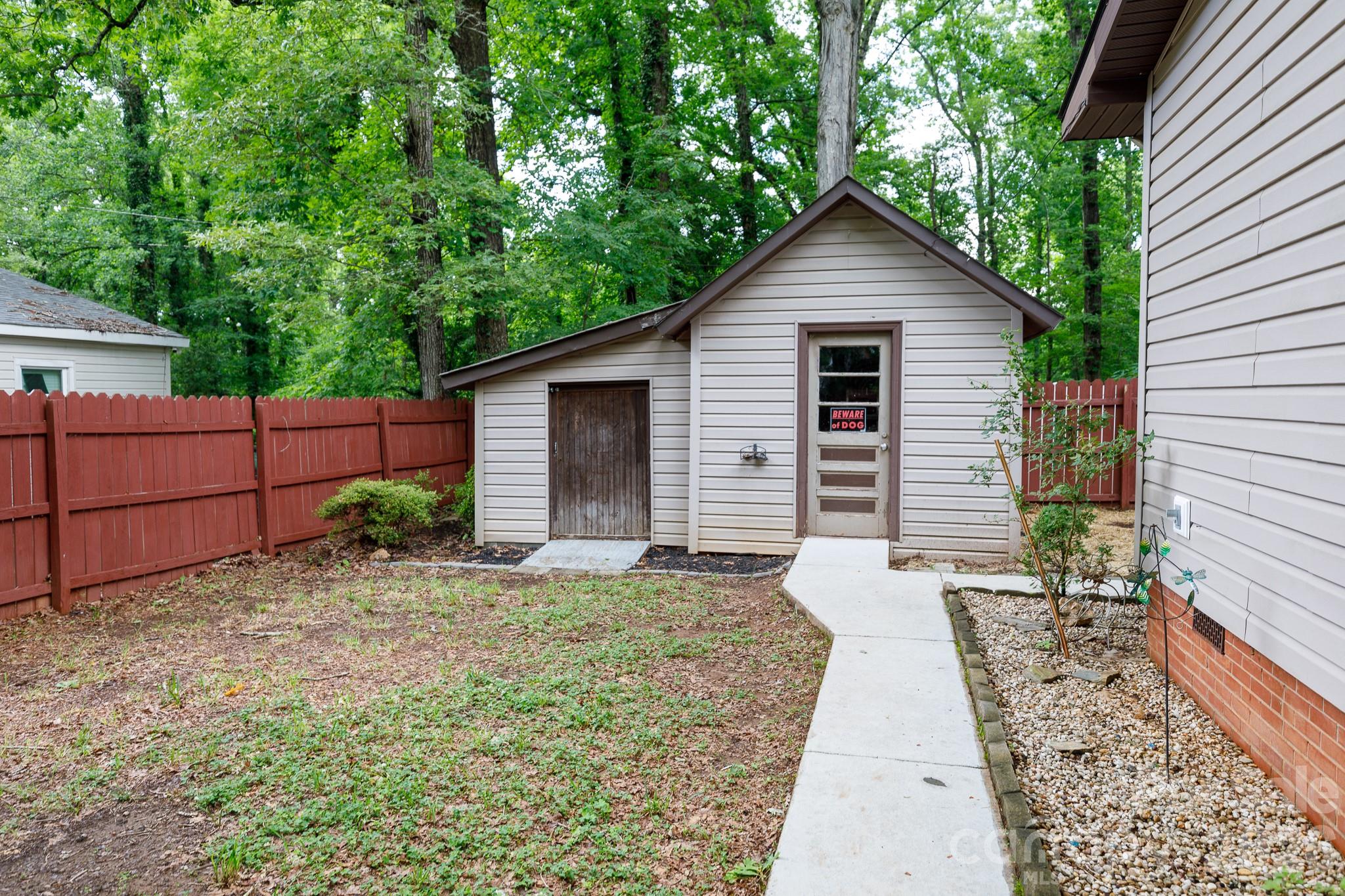 202 Woodlawn Drive — York