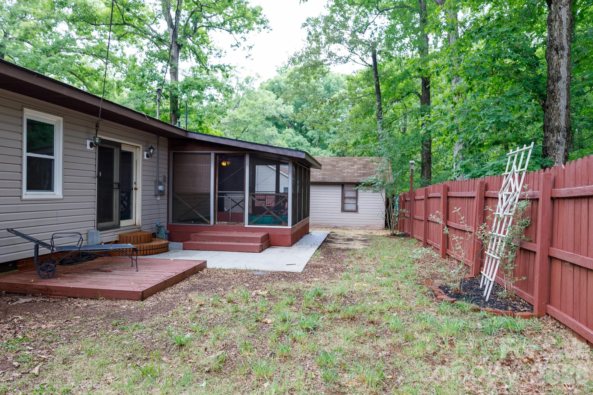 202 Woodlawn Drive — York