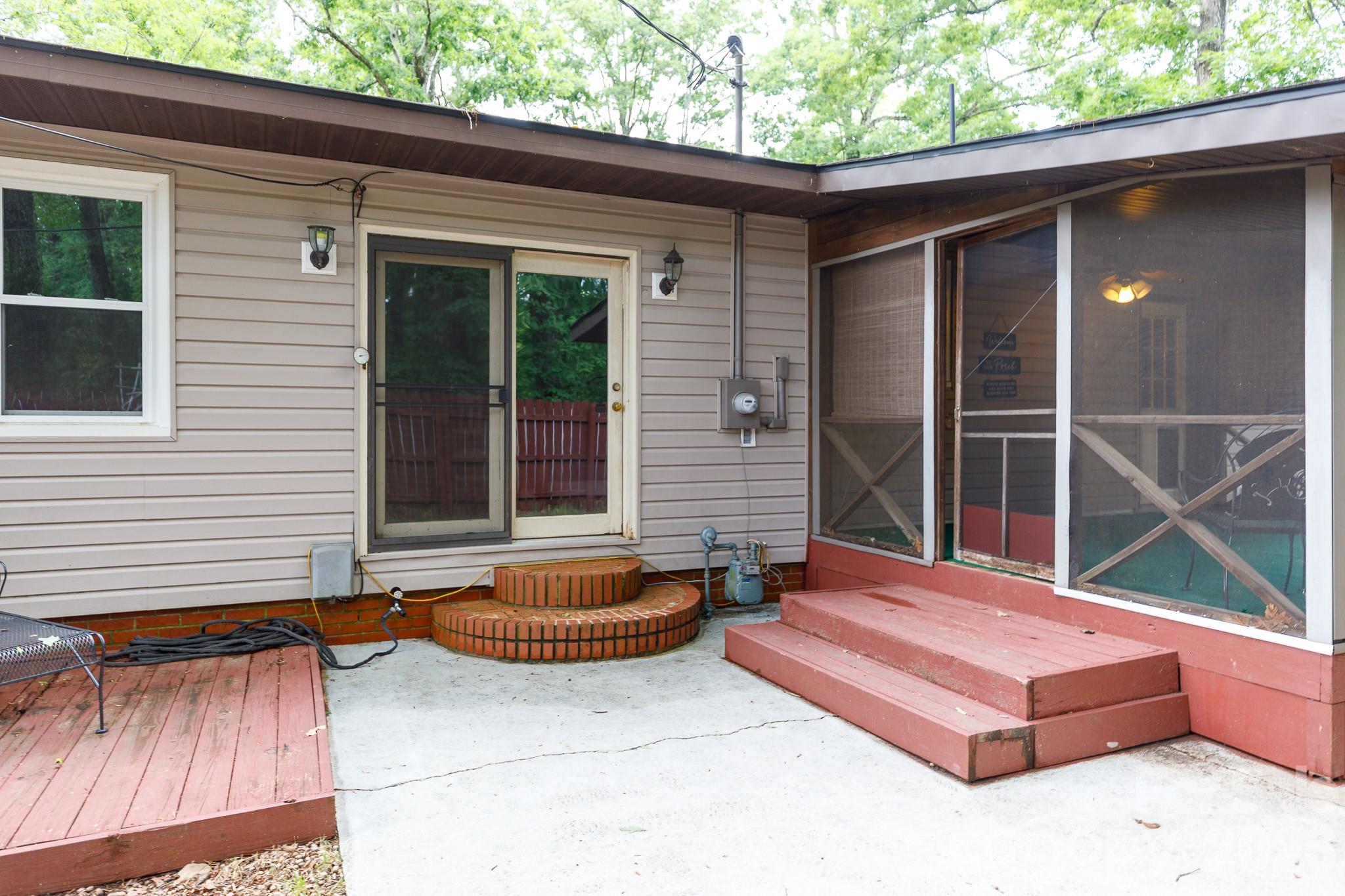 202 Woodlawn Drive — York